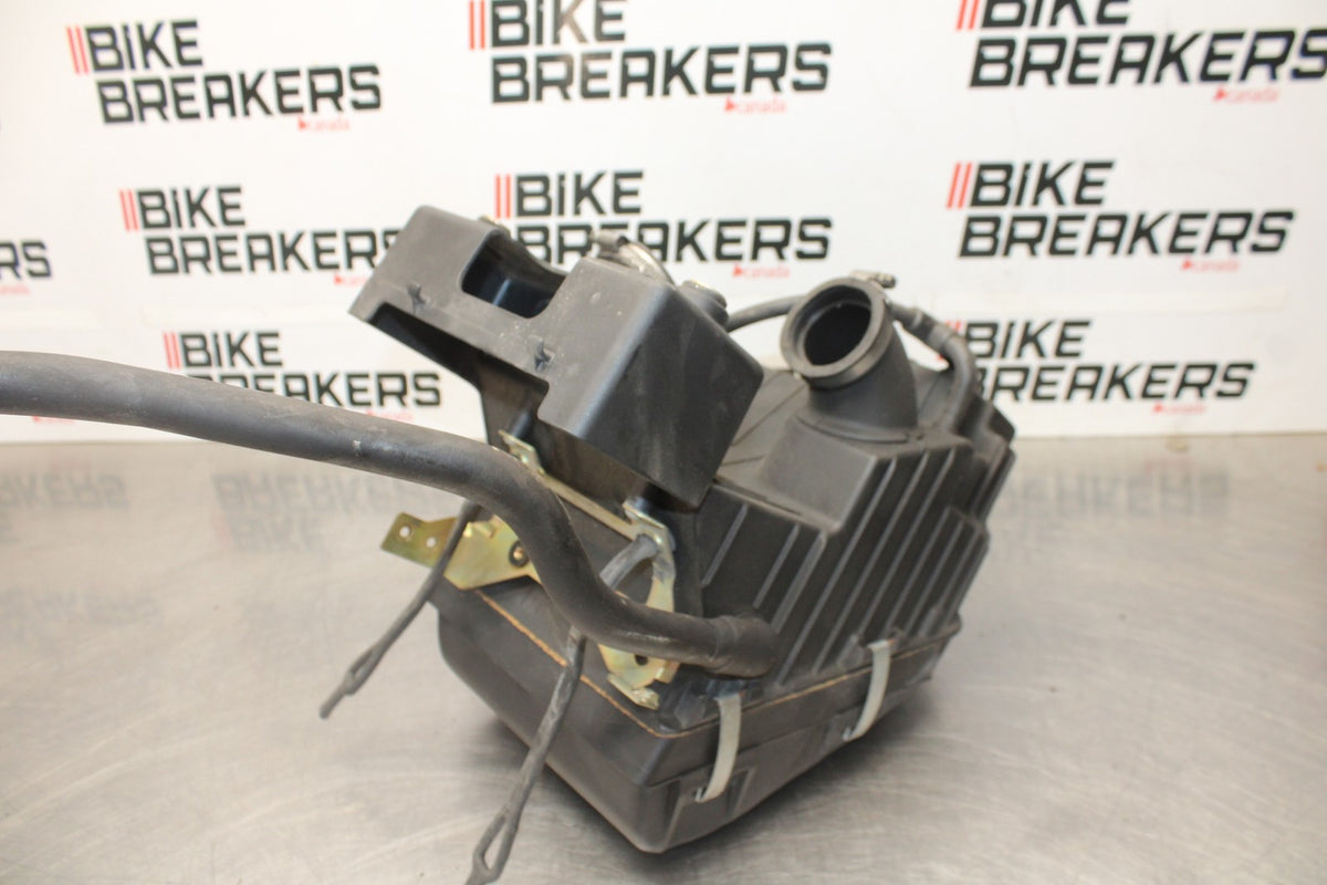 05 DUCATI SUPERSPORT 800 AIRBOX AIR INTAKE FILTER BOX BB913
