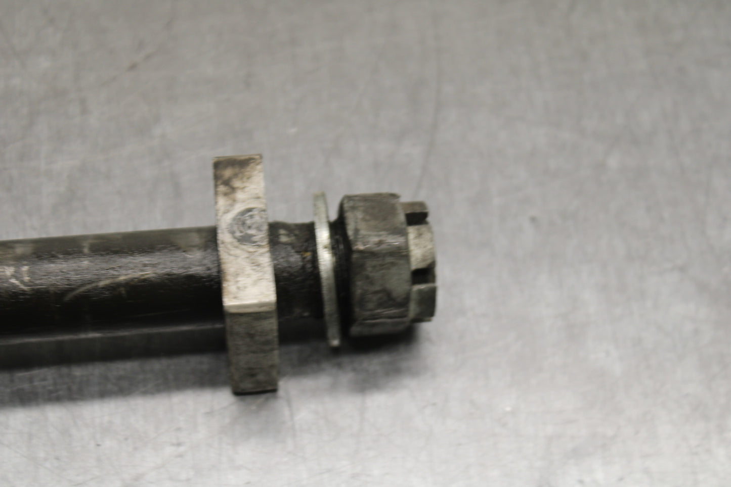 00-02 KAWASAKI NINJA ZX6R REAR AXLE BACK WHEEL RIM PIVOT BOLT AXEL BB750