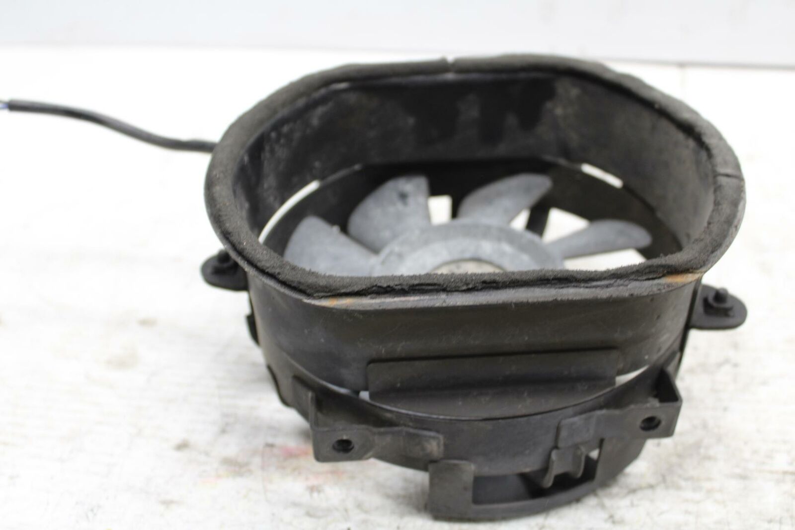 00-04 SUZUKI MARAUDER 800 VZ800 ENGINE RADIATOR COOLING FAN BB305