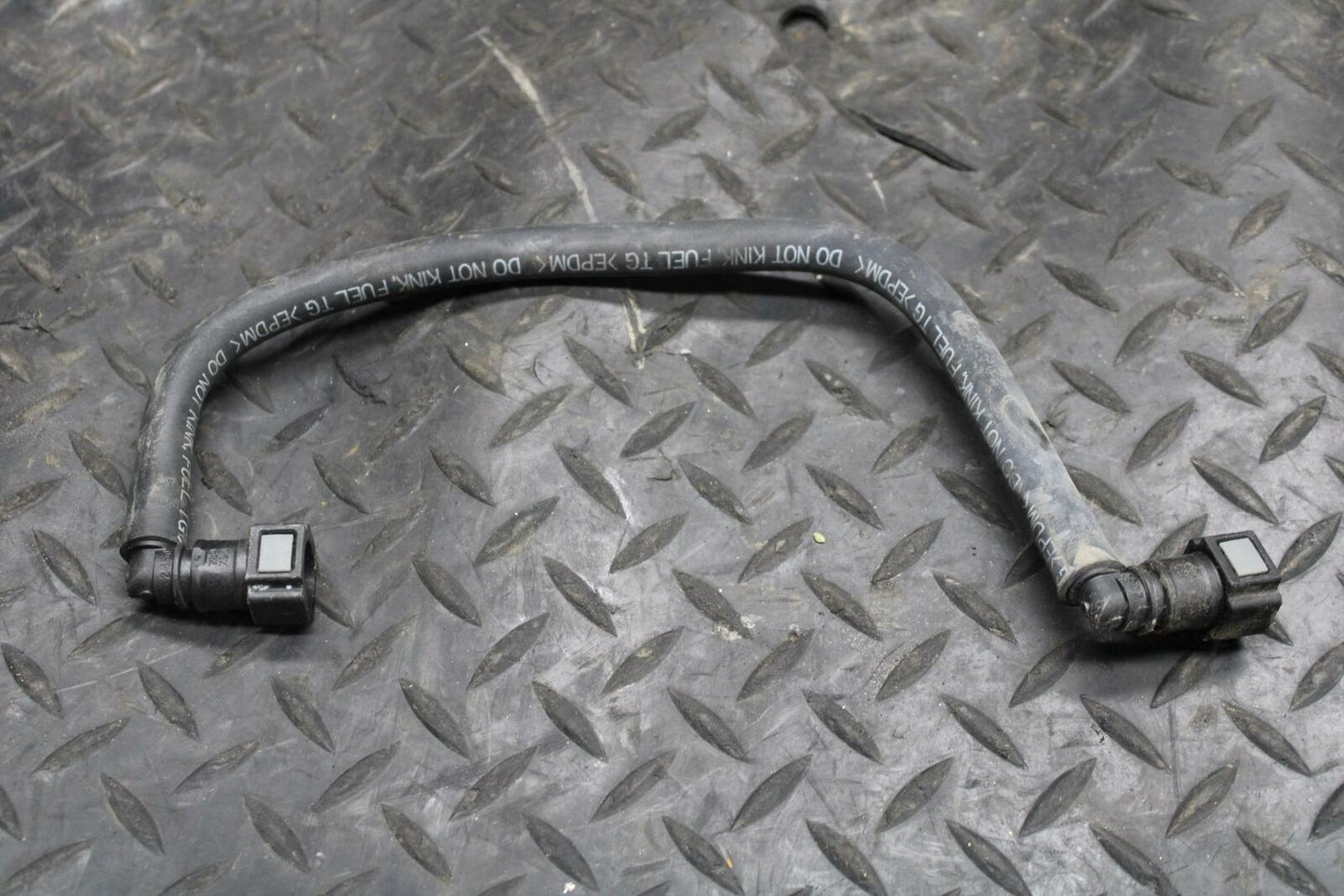 05 YAMAHA YZF R6S FUEL HOSE GAS LINE TUBE PIPE BB234