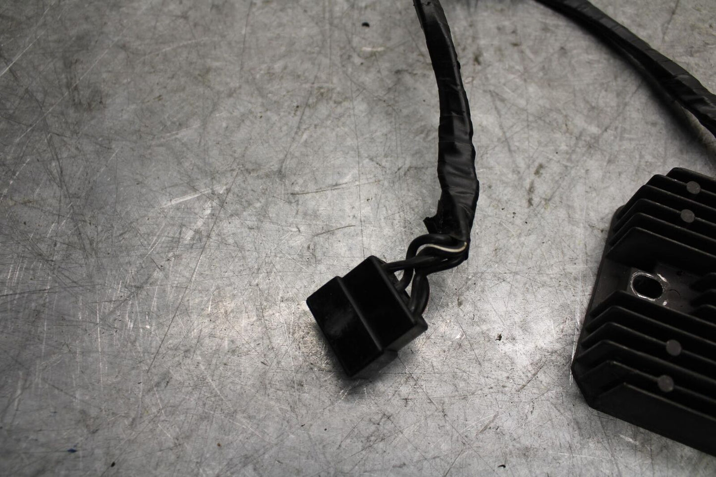 1997 Suzuki GSXR750 RECTIFIER VOLTAGE REGULATOR BB527