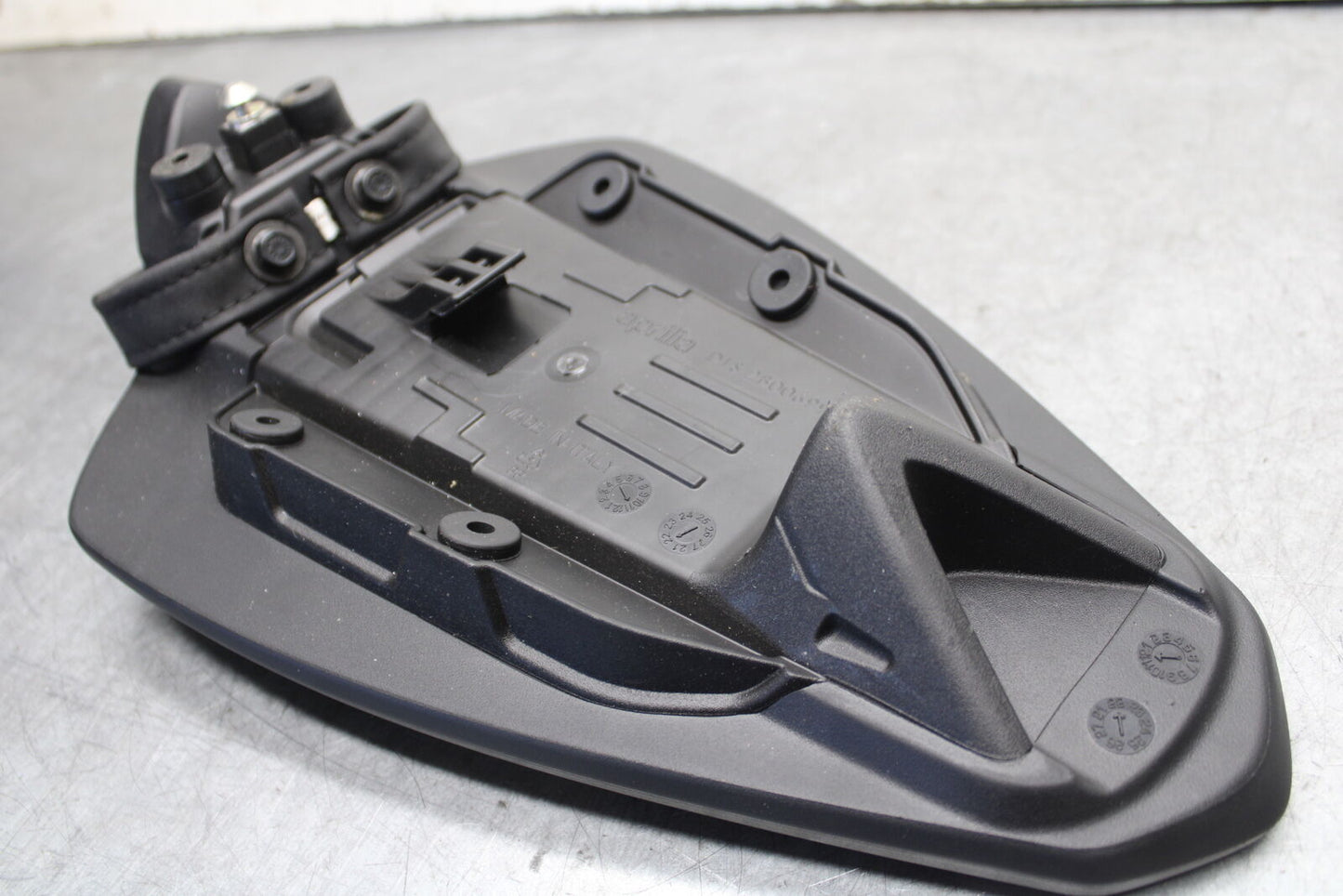 21-24 APRILIA RSV4 REAR PASSENGER SEAT PAD SADDLE PILLION OEM 2B0069 BB668