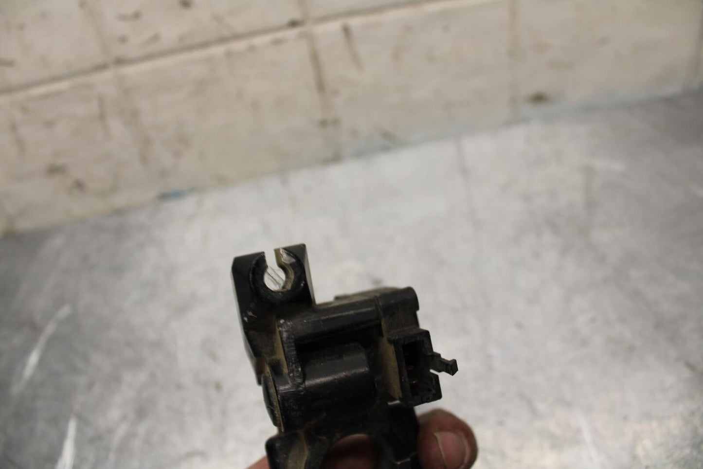 00-01 KAWASAKI ZZR600 CLUTCH LEVER PERCH MOUNT BRACKET BB31