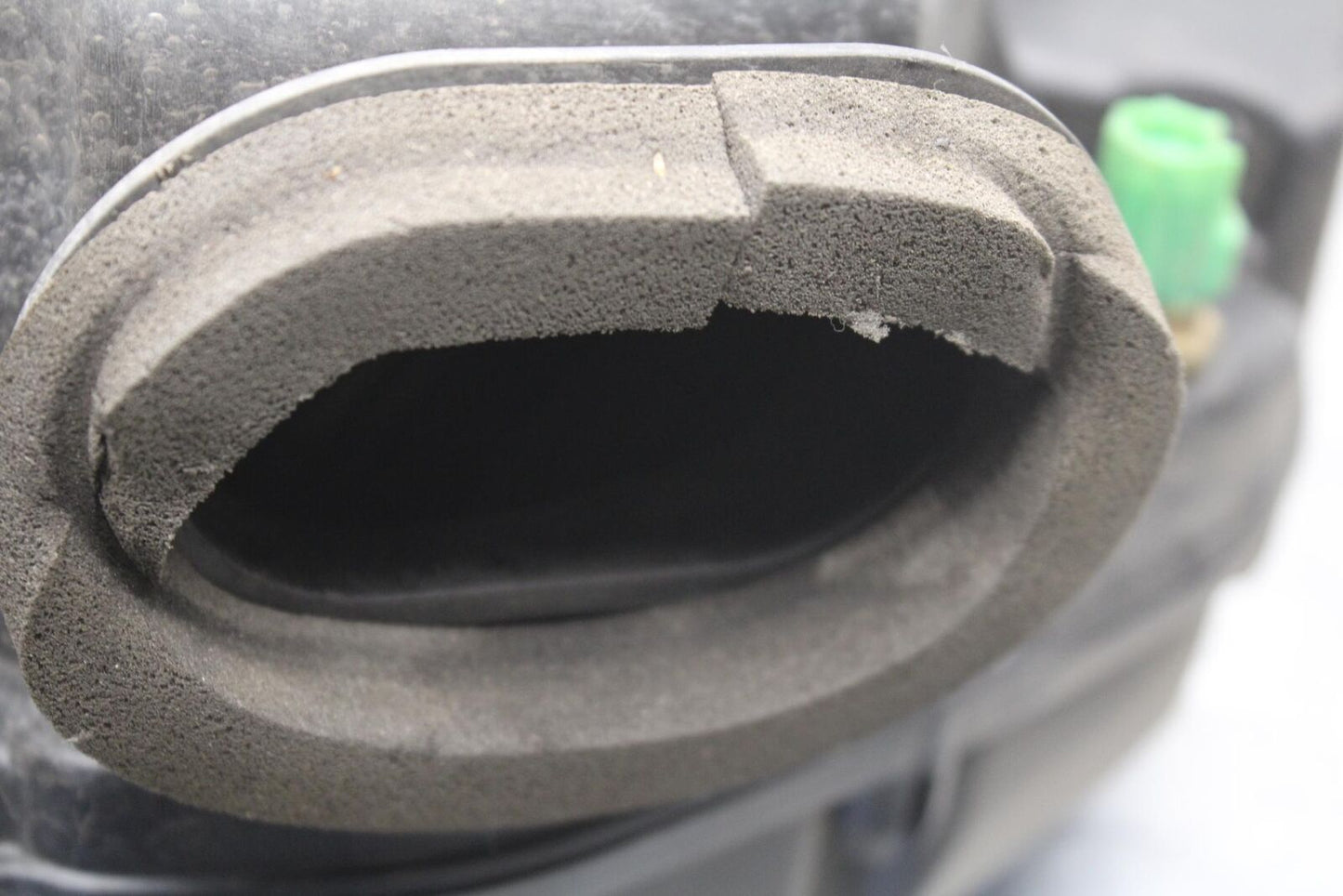 01-03 SUZUKI GSXR600 AIRBOX AIR INTAKE FILTER BOX 13700-39F00 BB633