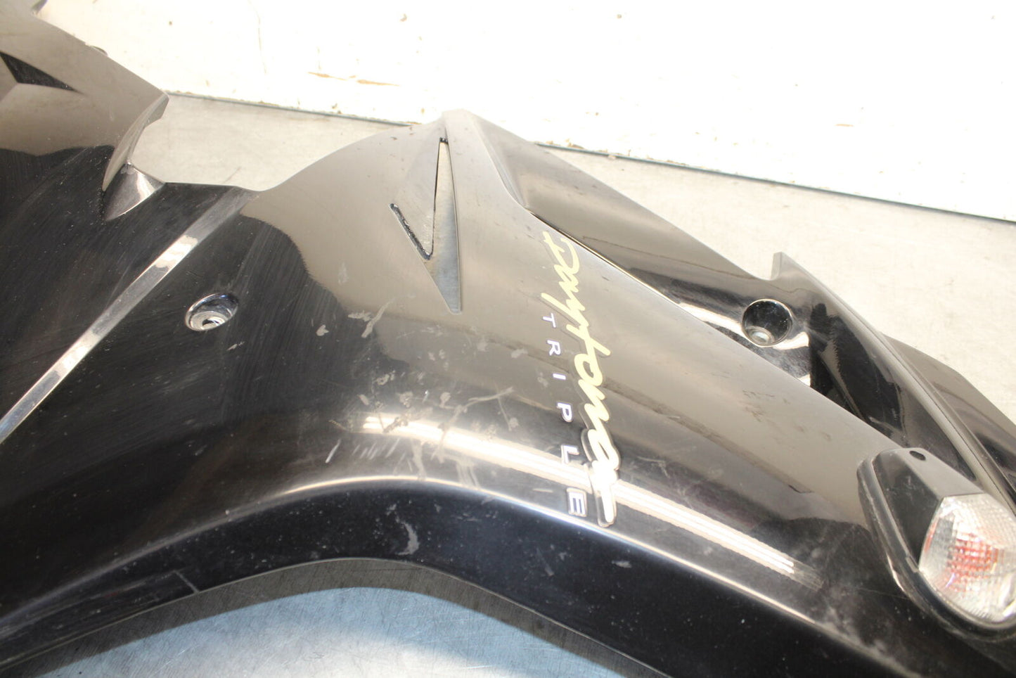 07-08 TRIUMPH DAYTONA 675 RIGHT LOWER MID UPPER SIDE FAIRING COWL BB685