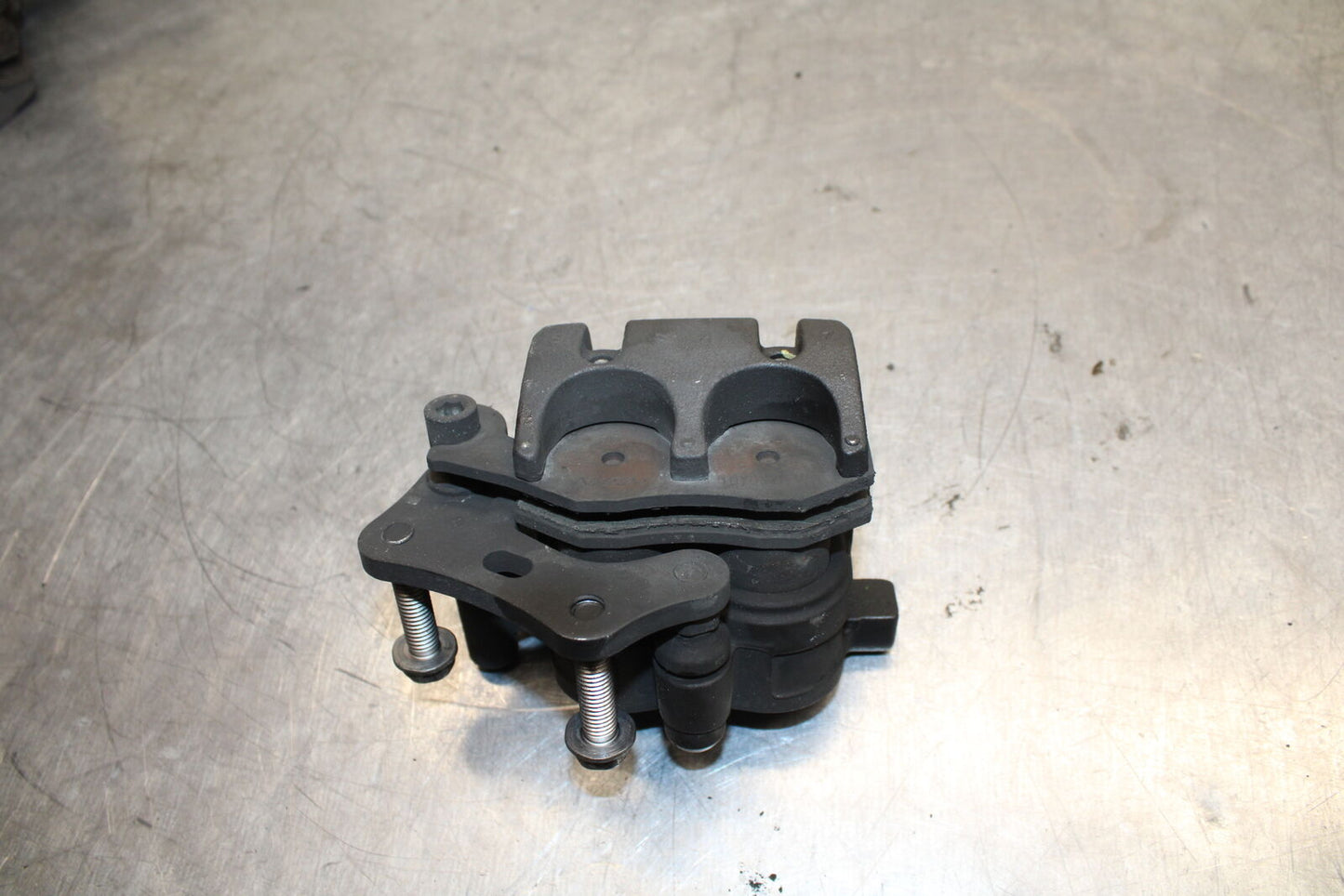 19-22 KAWASAKI Z400 RIGHT FRONT BRAKE CALIPER BB738