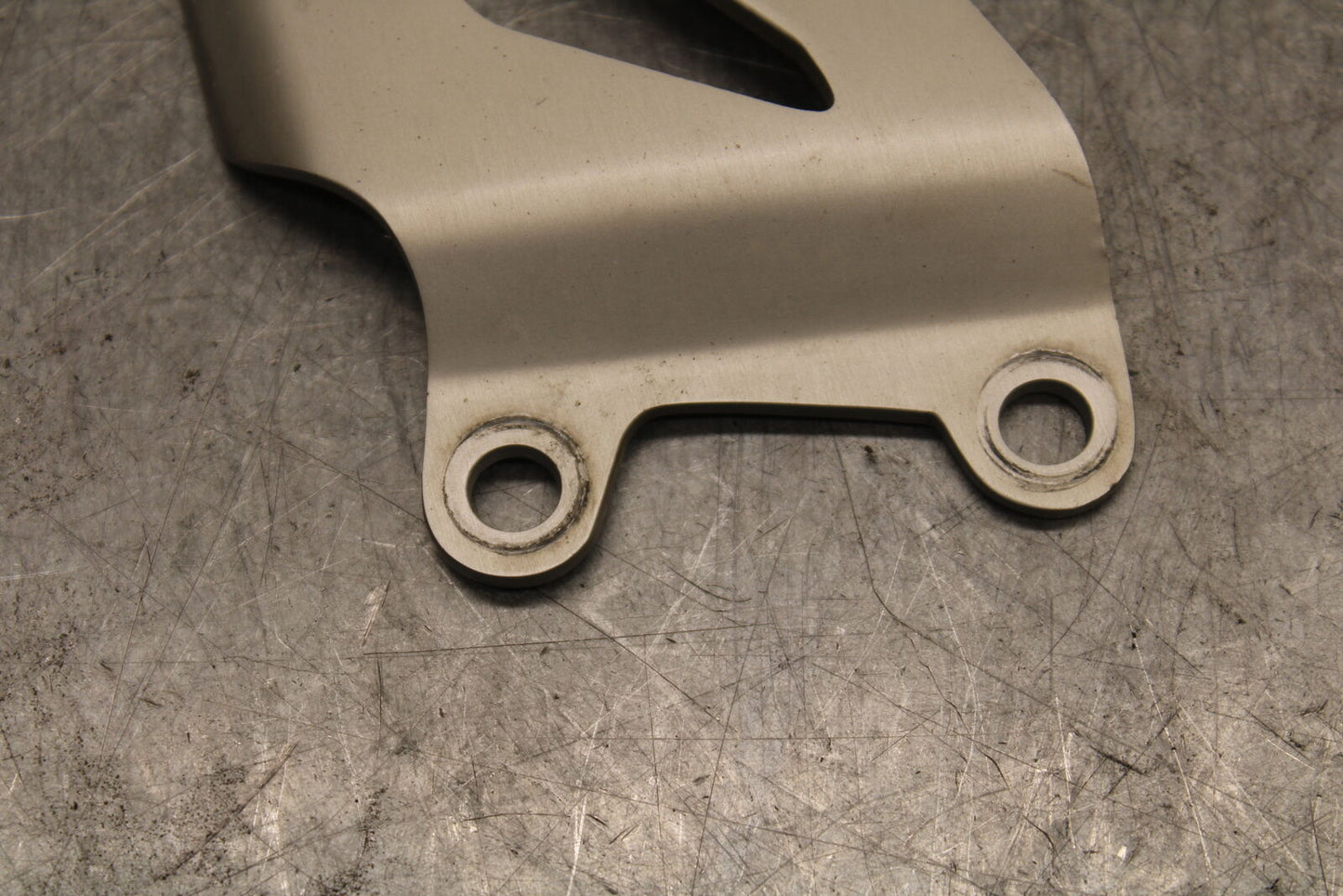 09-11 TRIUMPH DAYTONA 675 RIGHT REARSET REAR SET HEEL GUARD COVER BB652