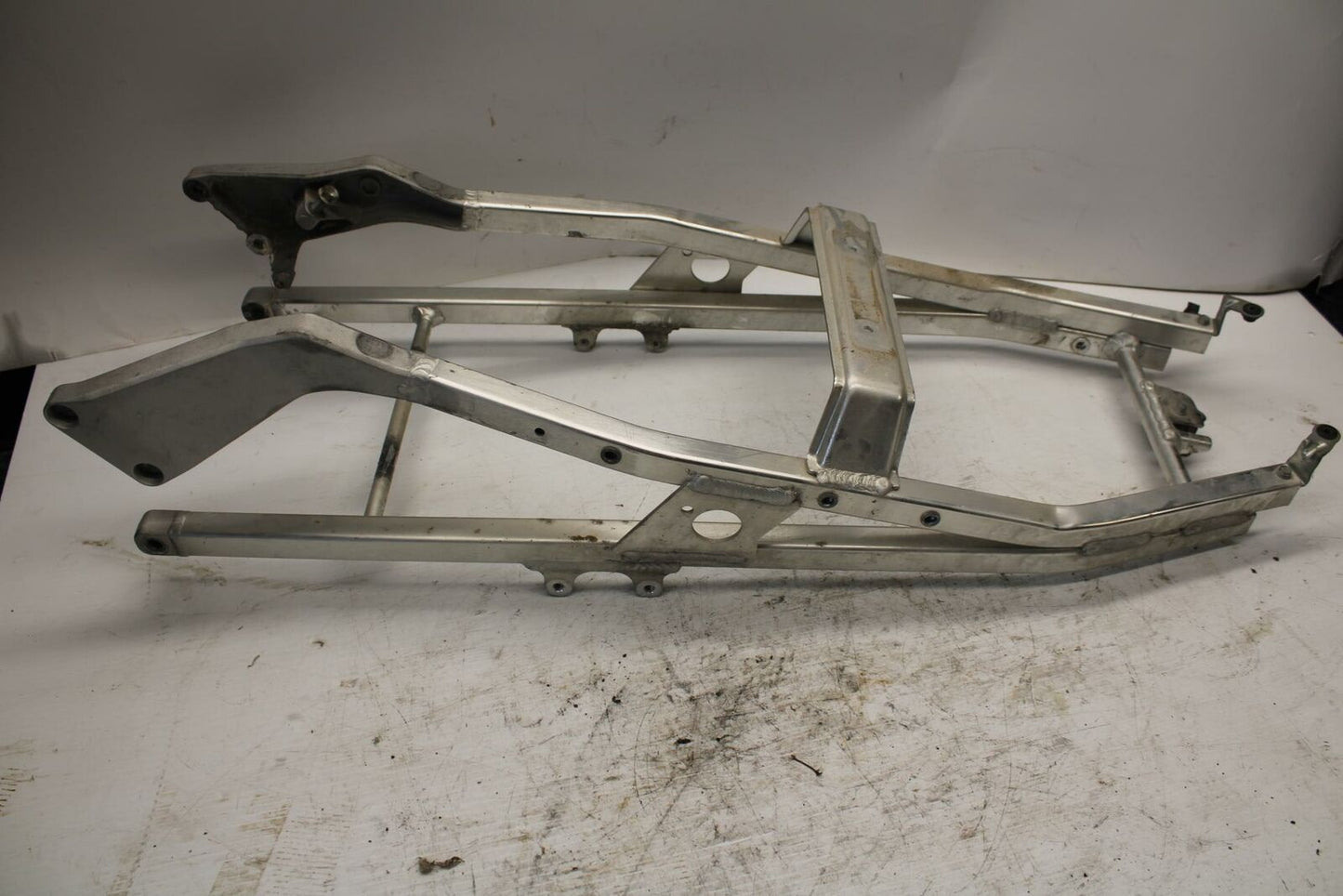 00-01 HONDA CBR929RR REAR SUBFRAME BACK SUB FRAME BB265