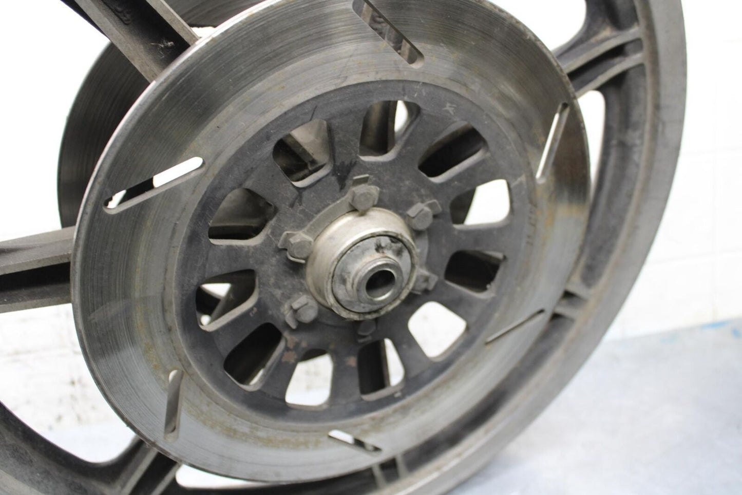 1979 Yamaha XS1100 FRONT WHEEL RIM AND ROTORS DISCS BB572