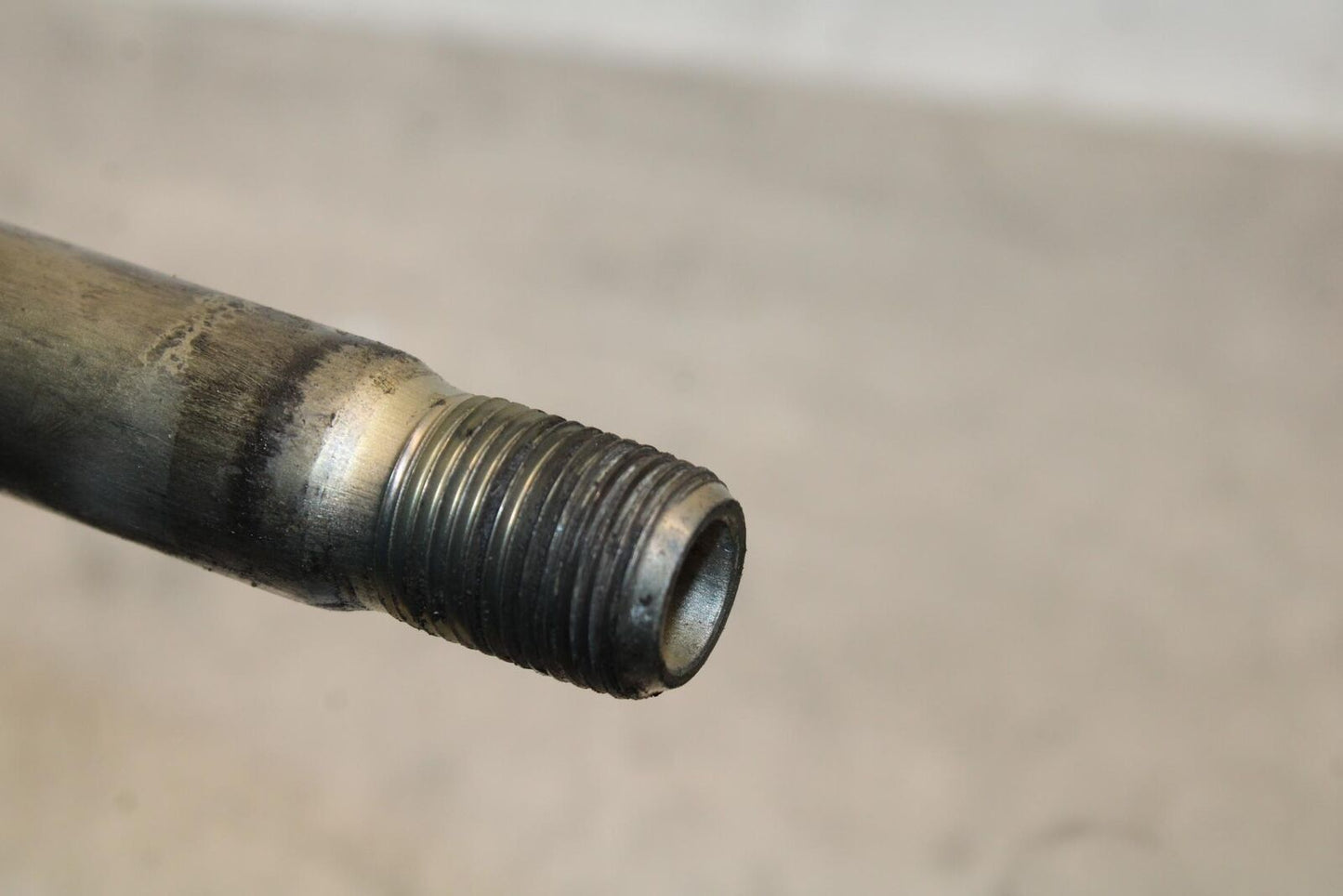 2012 Triumph Daytona 675R REAR AXLE BACK WHEEL RIM PIVOT BOLT AXEL BB589