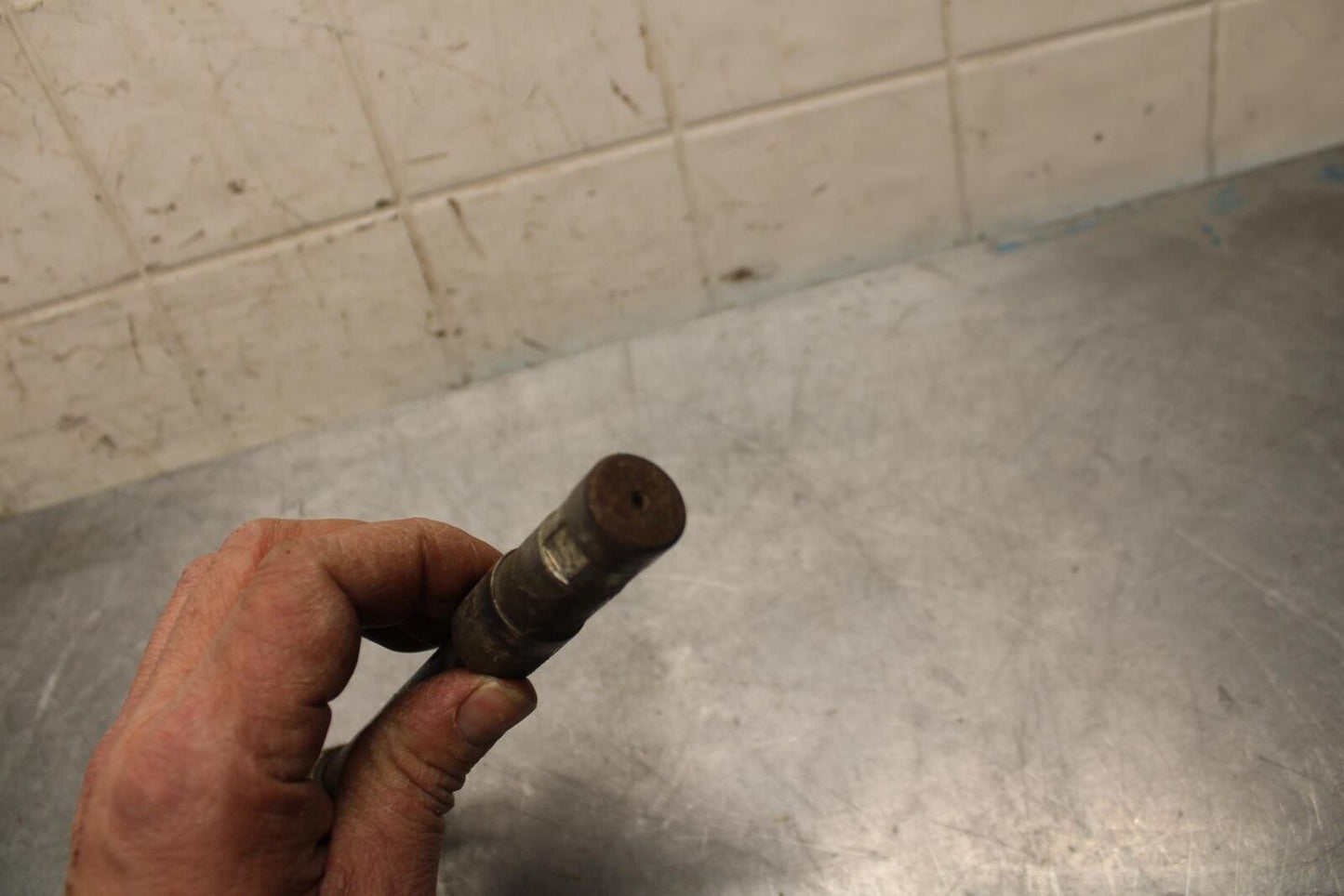 1984 Honda Interceptor 750 VF750F FRONT WHEEL RIM AXLE PIVOT BOLT BB38