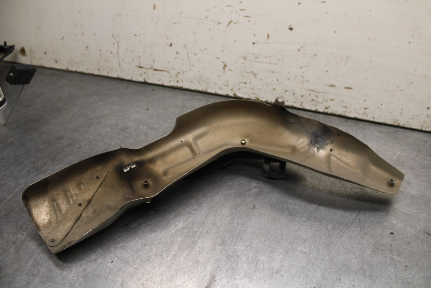 05-06 HONDA CBR600RR REAR BACK MUFFLER EXHAUST PIPE COVER HEAT SHIELD BB739