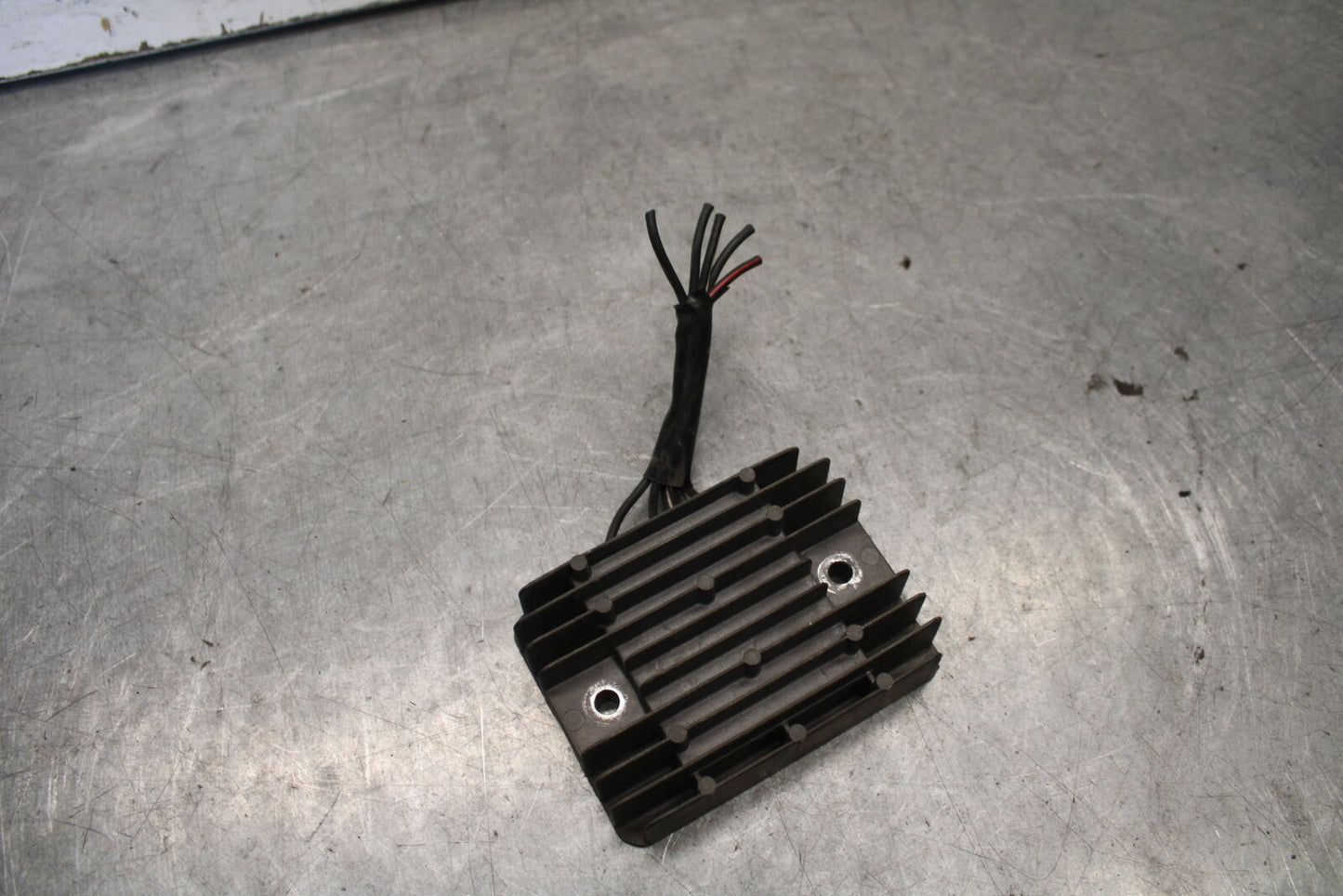 04-05 SUZUKI GSXR600 RECTIFIER VOLTAGE REGULATOR 32800-33E21 BB658