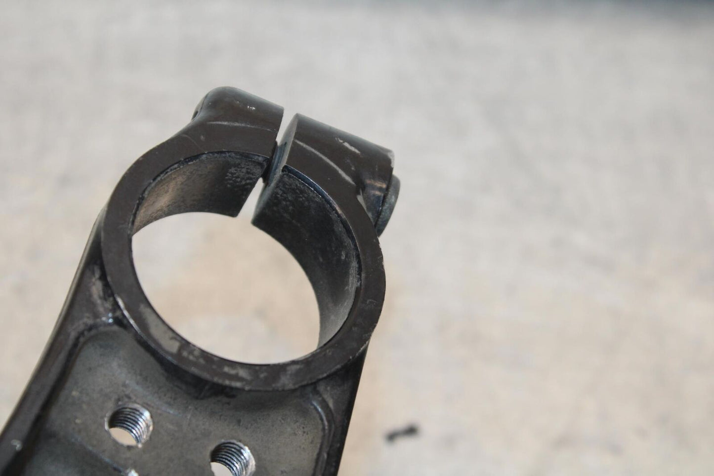 84-86 KAWASAKI GPZ900 FORKS UPPER TRIPLE TREE CLAMP BB84