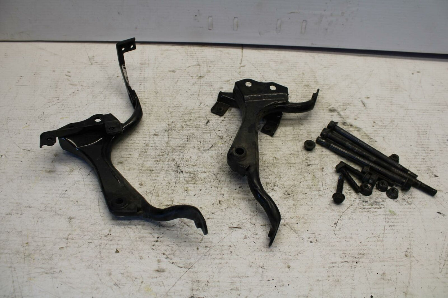 90-07 KAWASAKI ZZR 250 ENGINE MOUNTING BOLTS HARDWARE MOTOR SCREWS BB298