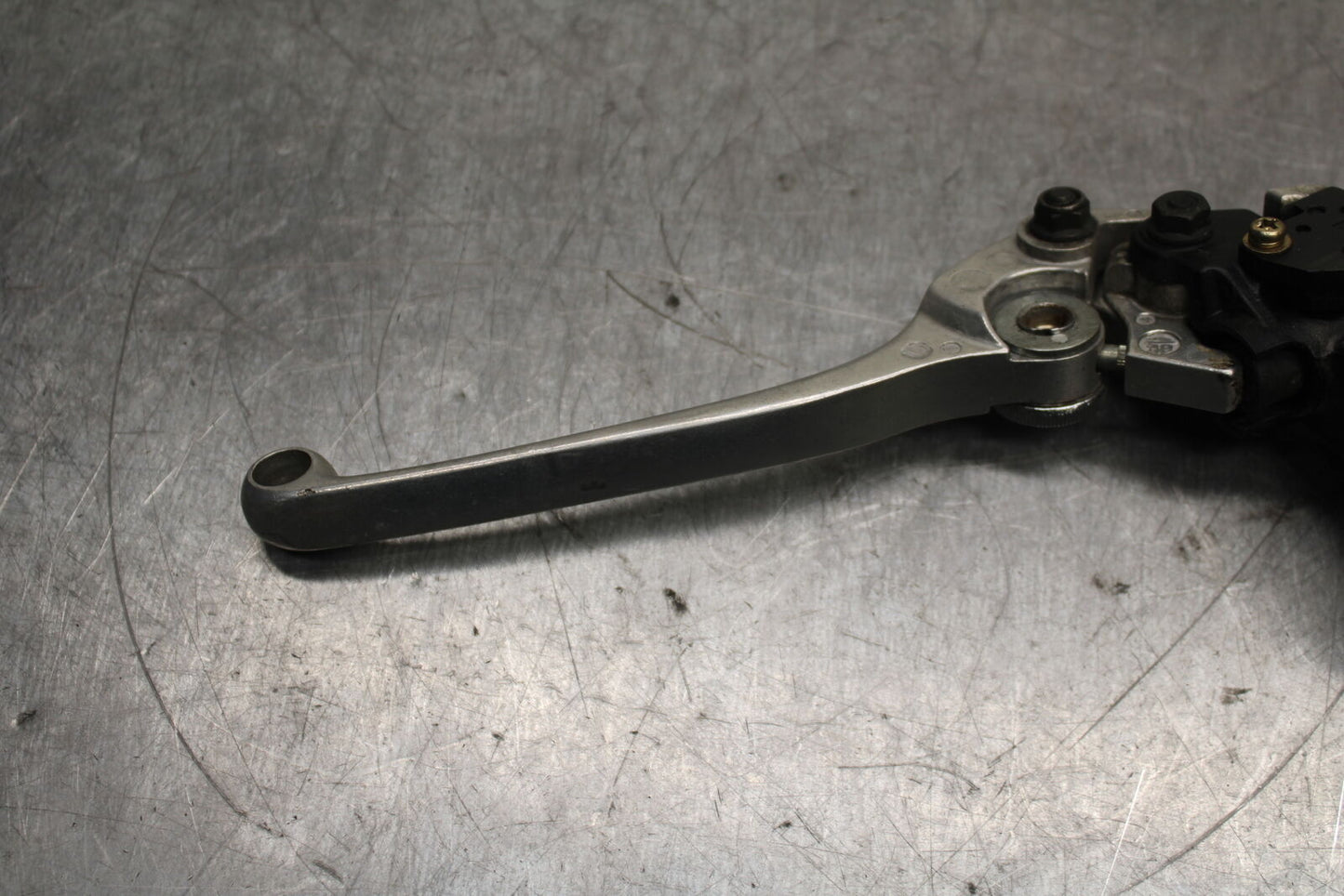 03-04 TRIUMPH DAYTONA 600 FRONT BRAKE MASTER CYLINDER w/ LEVER BB745