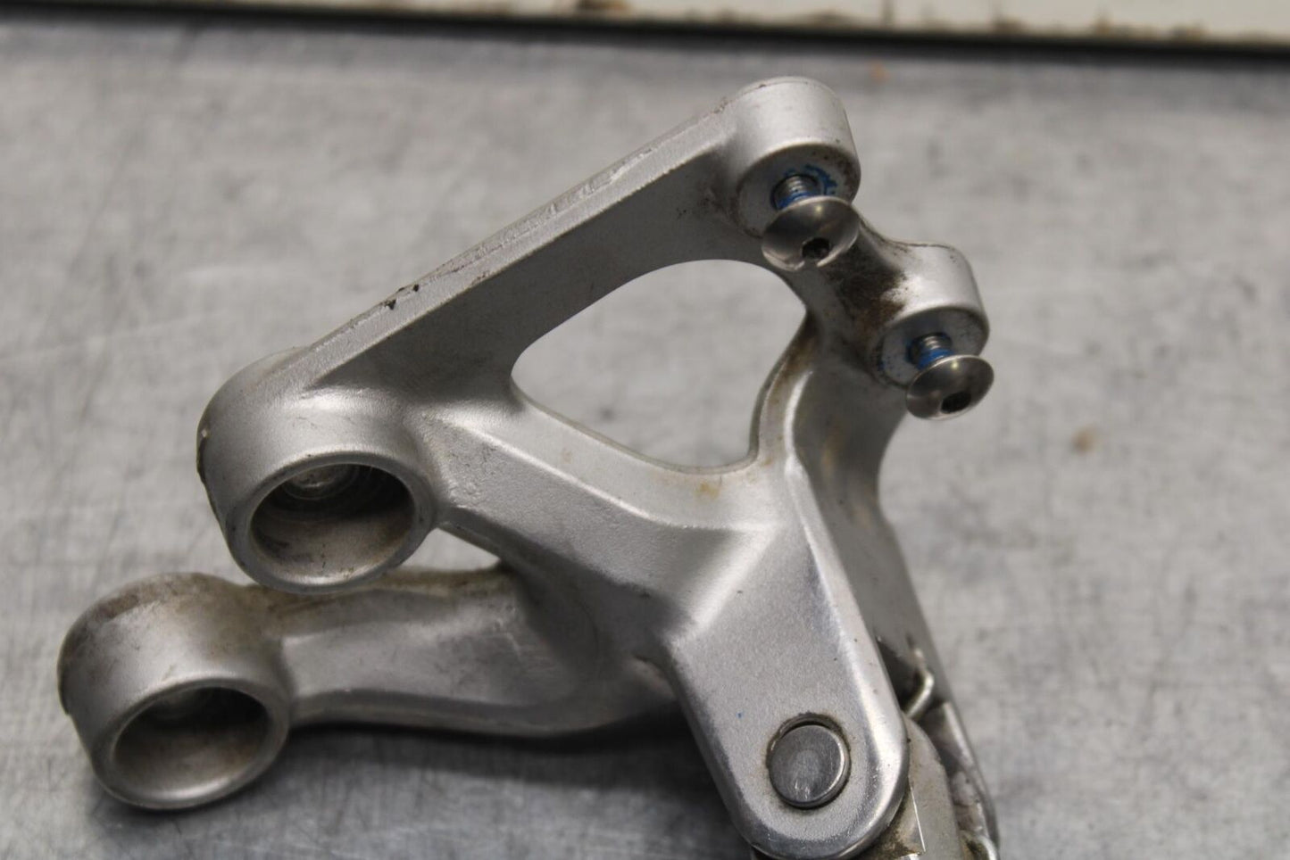 06-07 SUZUKI GSXR 600 LEFT REARSET REAR SET DRIVER FOOT PEG REST STOP BB104