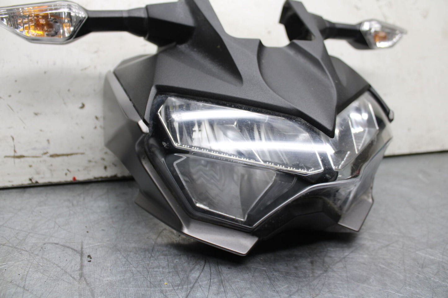 19-22 KAWASAKI Z400 FRONT HEADLIGHT HEAD LIGHT LAMP BB708