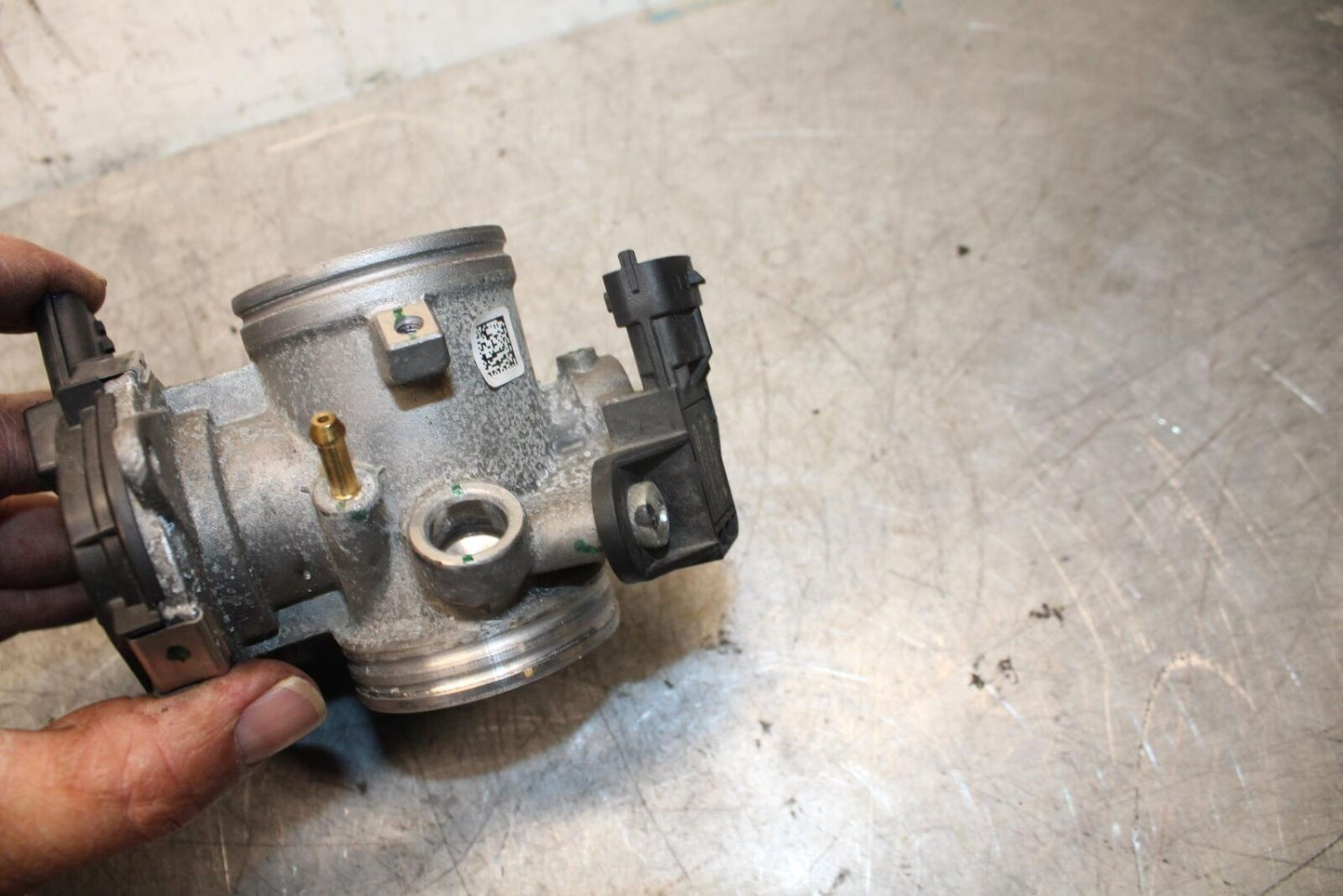 22-23 HUSQVARNA VITPILEN 401 MAIN FUEL INJECTORS / THROTTLE BODIES BB541