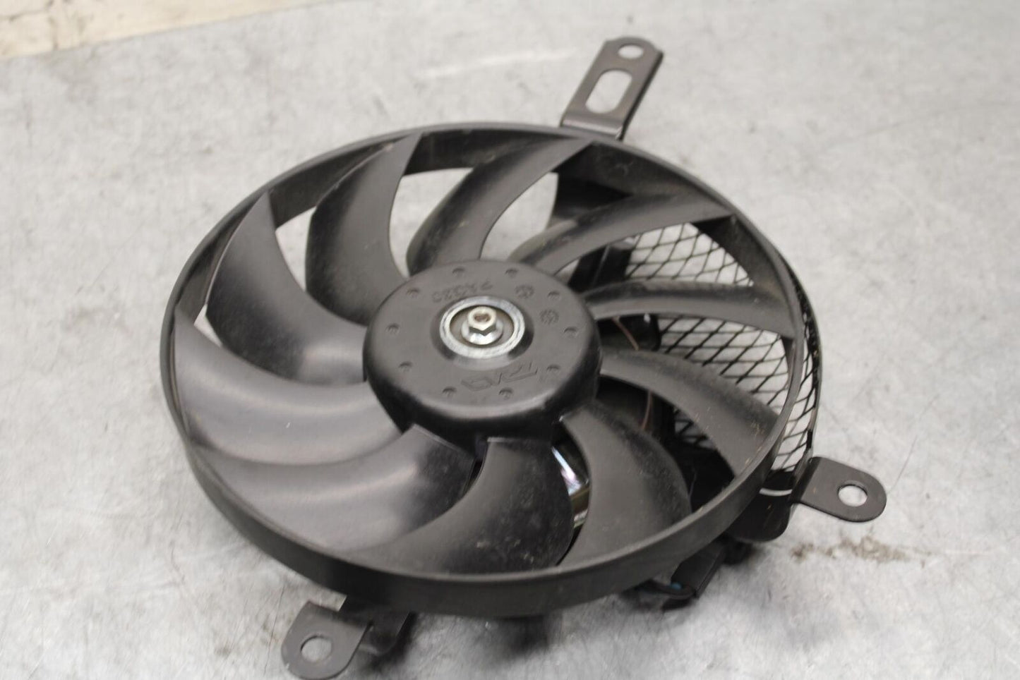 11-23 SUZUKI GSXR 750 ENGINE RADIATOR COOLING FAN BB55