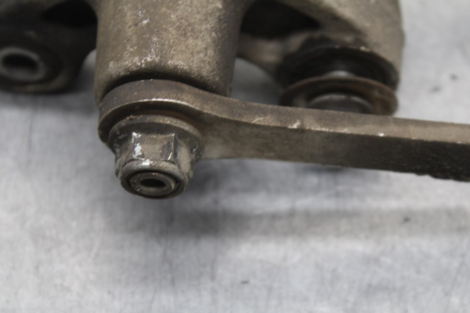 01-03 SUZUKI GSXR600 REAR DOGBONE SHOCK LINKAGE LINK 62600-35870 BB633