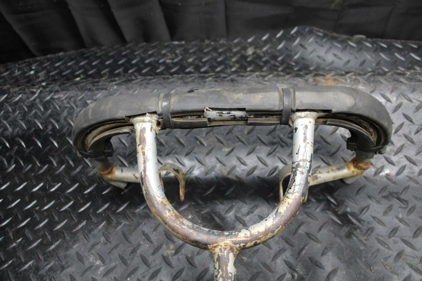 85-86 SUZUKI QUADRACER 250 FRONT BUMPER BB210