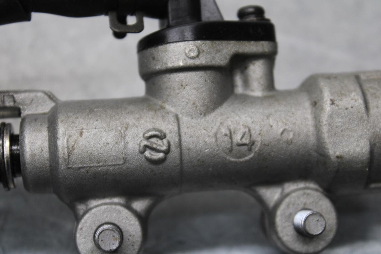 01-06 HONDA CBR600F4I REAR BACK BRAKE MASTER CYLINDER W RESERVOIR BB626
