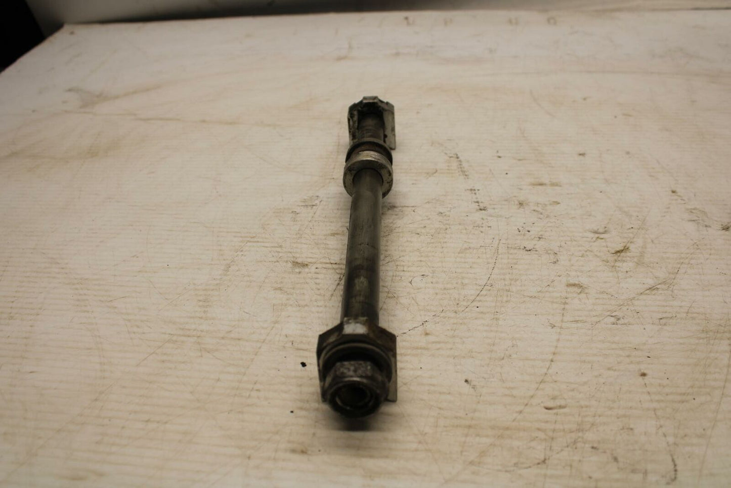 07-16 TRIUMPH STREET TRIPLE REAR AXLE BACK WHEEL RIM PIVOT BOLT AXEL BB356
