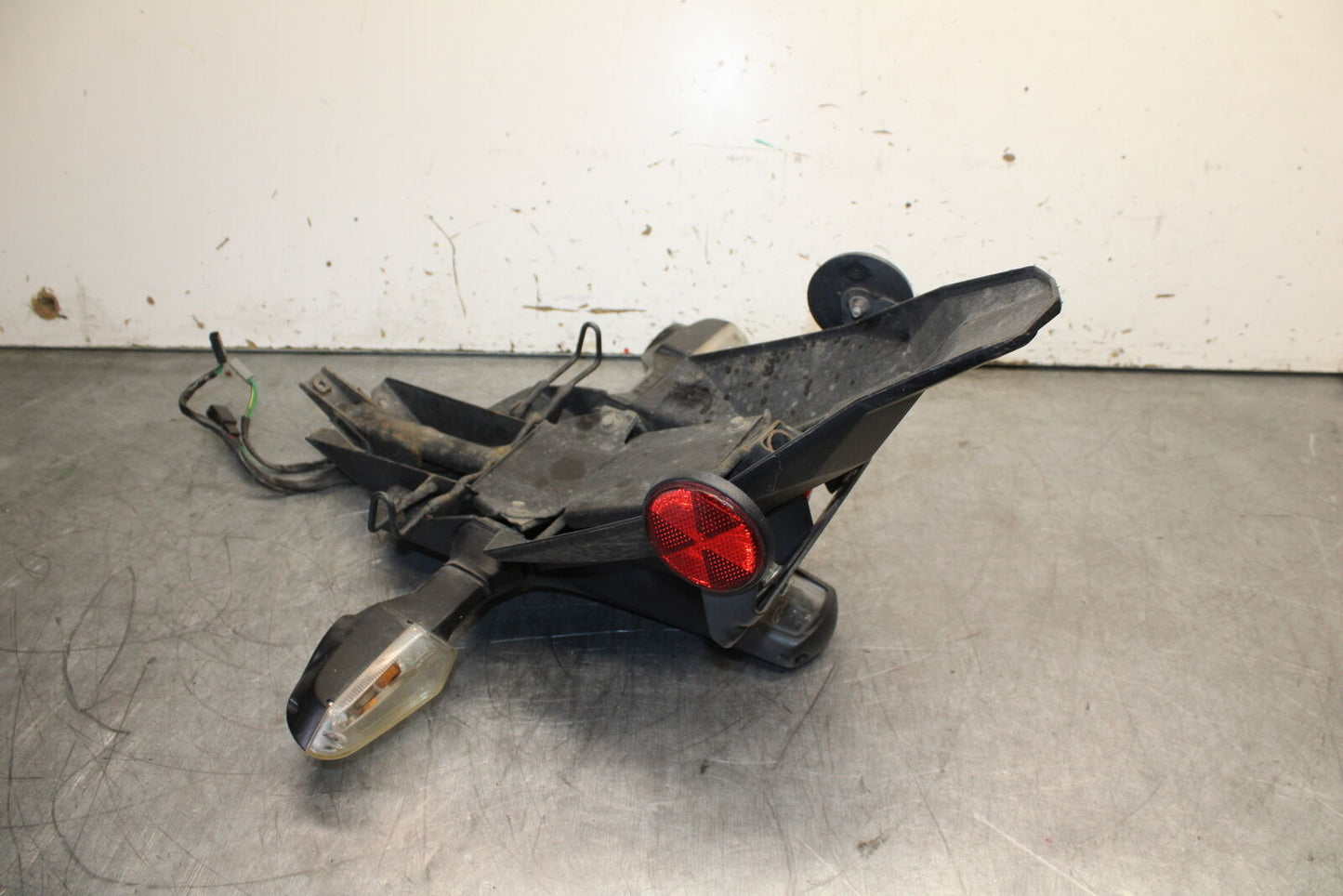 12-17 KAWASAKI ER-6N Z650 REAR BACK FENDER MUD GUARD BB709