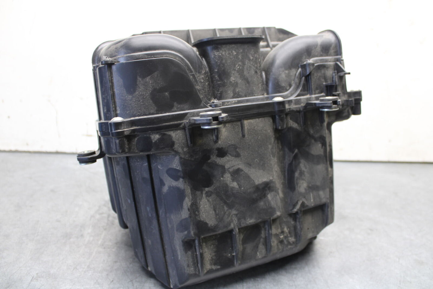 22-24 YAMAHA XSR900 AIRBOX AIR INTAKE FILTER BOX BB683