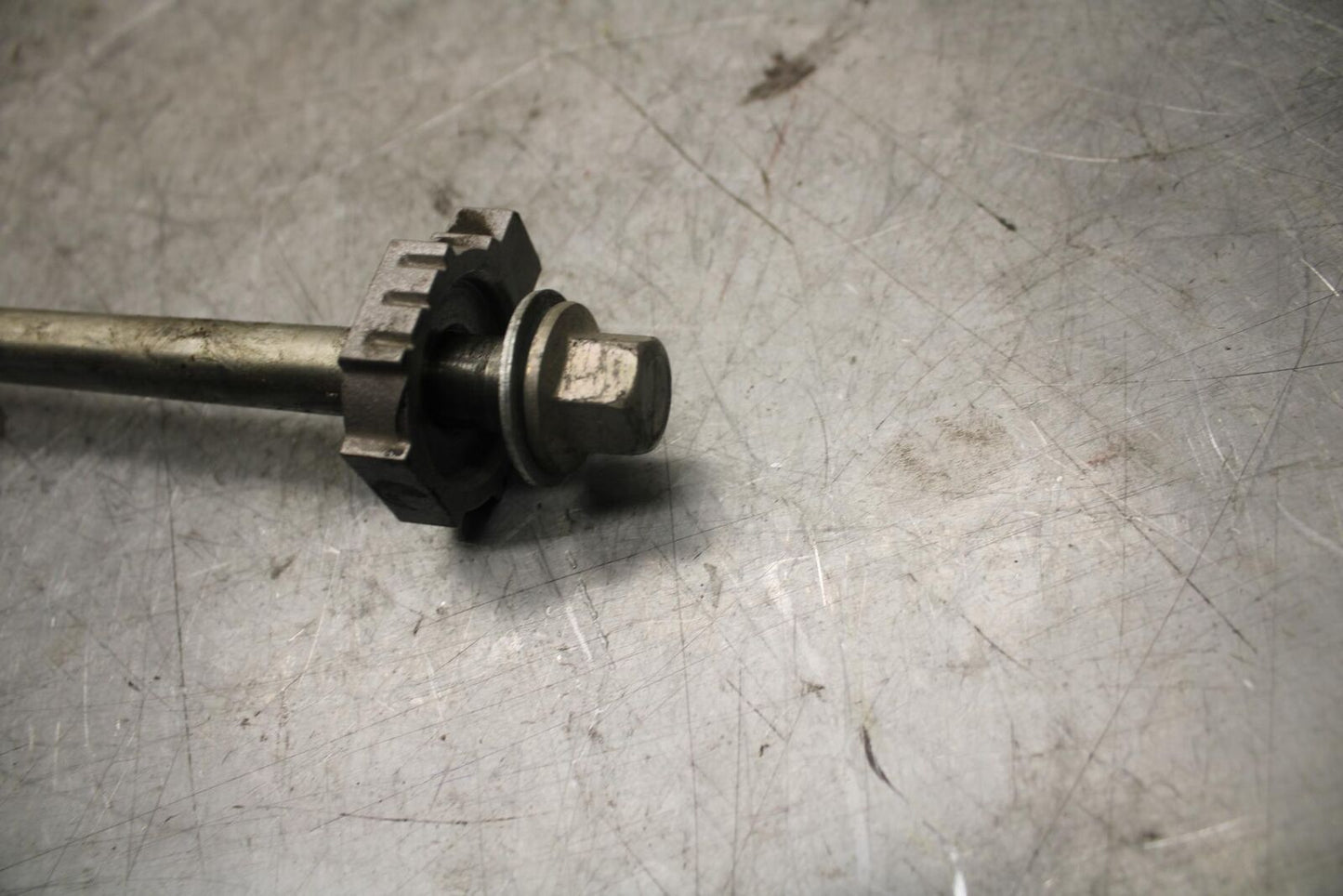 22-23 HUSQVARNA SVARTPILEN 401 REAR AXLE BACK WHEEL RIM PIVOT BOLT AXEL BB541