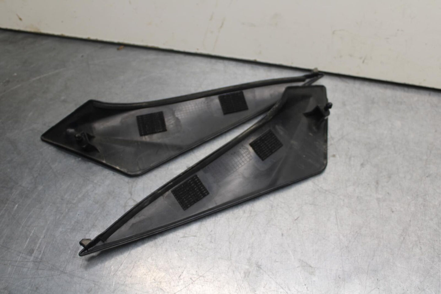 2011 Suzuki GSXR600 RIGHT LEFT GAS FUEL TANK PANELS COVERS TRIM SET BB602