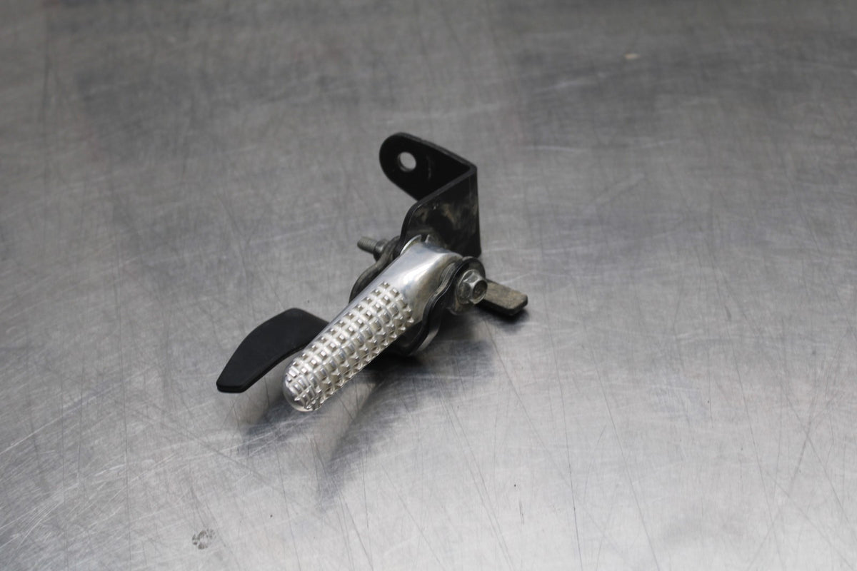22-25 YAMAHA YZF R7 RIGHT REAR BACK PASSENGER PEG BB769
