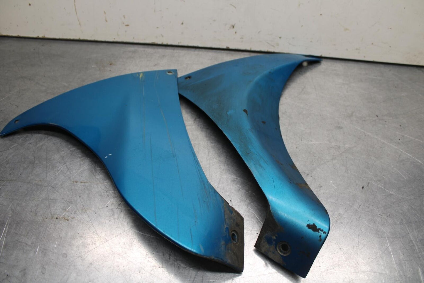 1995 Suzuki RF600R LEFT LOWER BOTTOM BELLY SIDE FAIRING COWL BB615