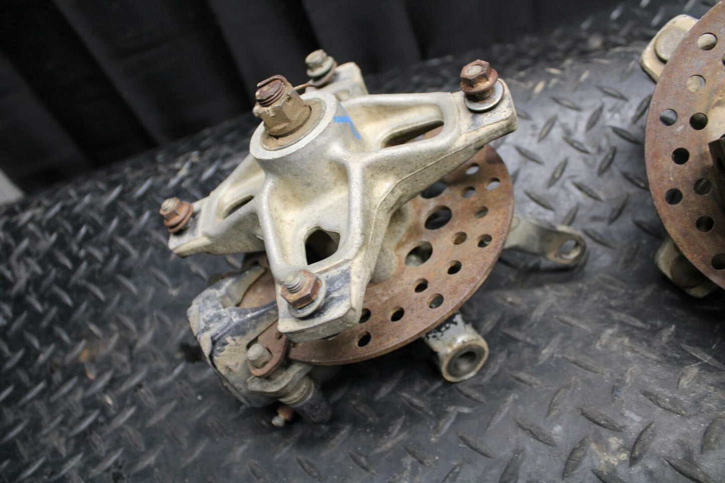 85-86 SUZUKI QUADRACER 250 FRONT WHEEL RIGHT LEFT HUBS HUB SET BB210