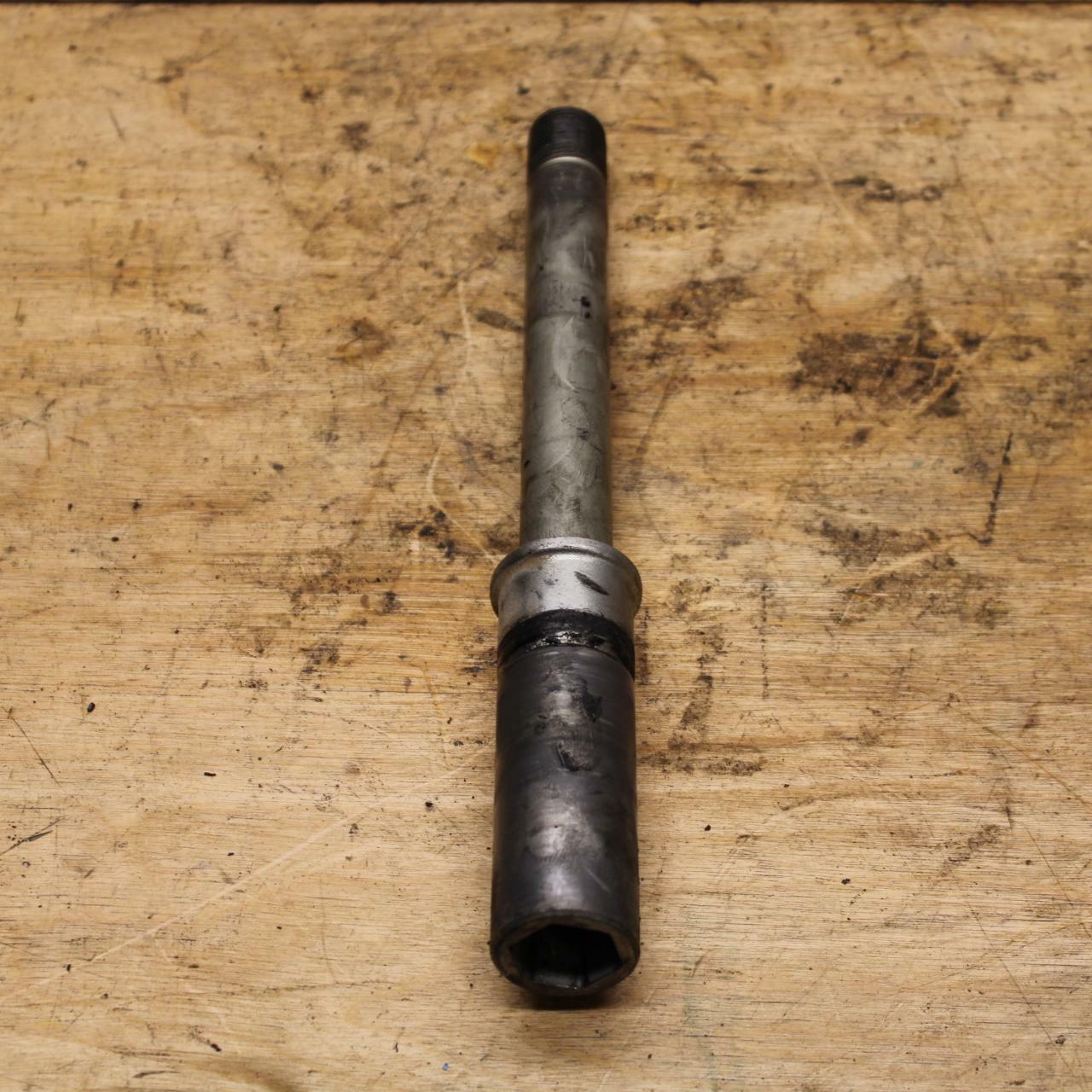 02-03 SUZUKI VSTROM 1000 FRONT WHEEL RIM AXLE PIVOT BOLT BB331