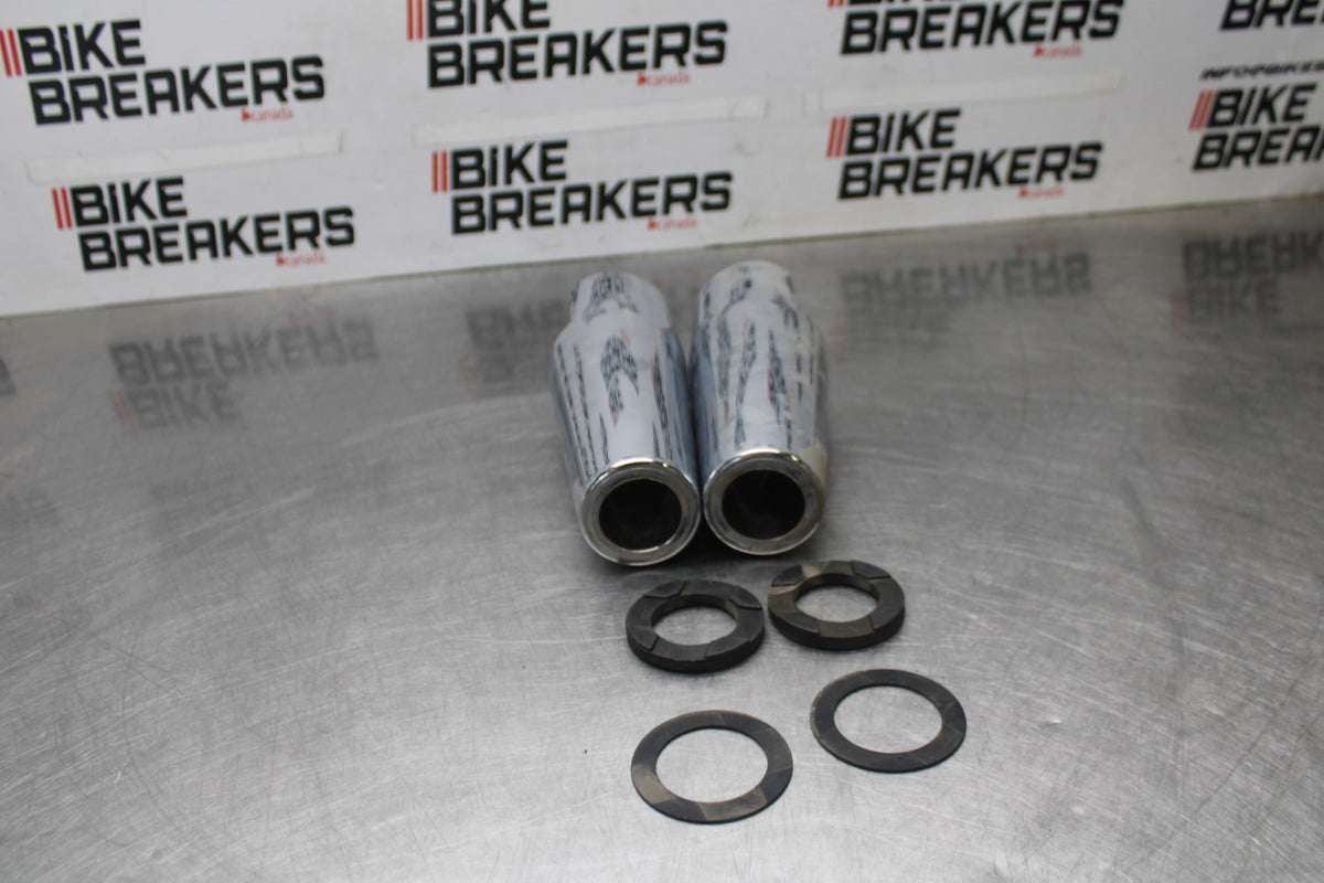 05-09 SUZUKI BOULEVARD C90 FRONT FORK UPPER COVER TOP GUARD SHIELD COWL BB918