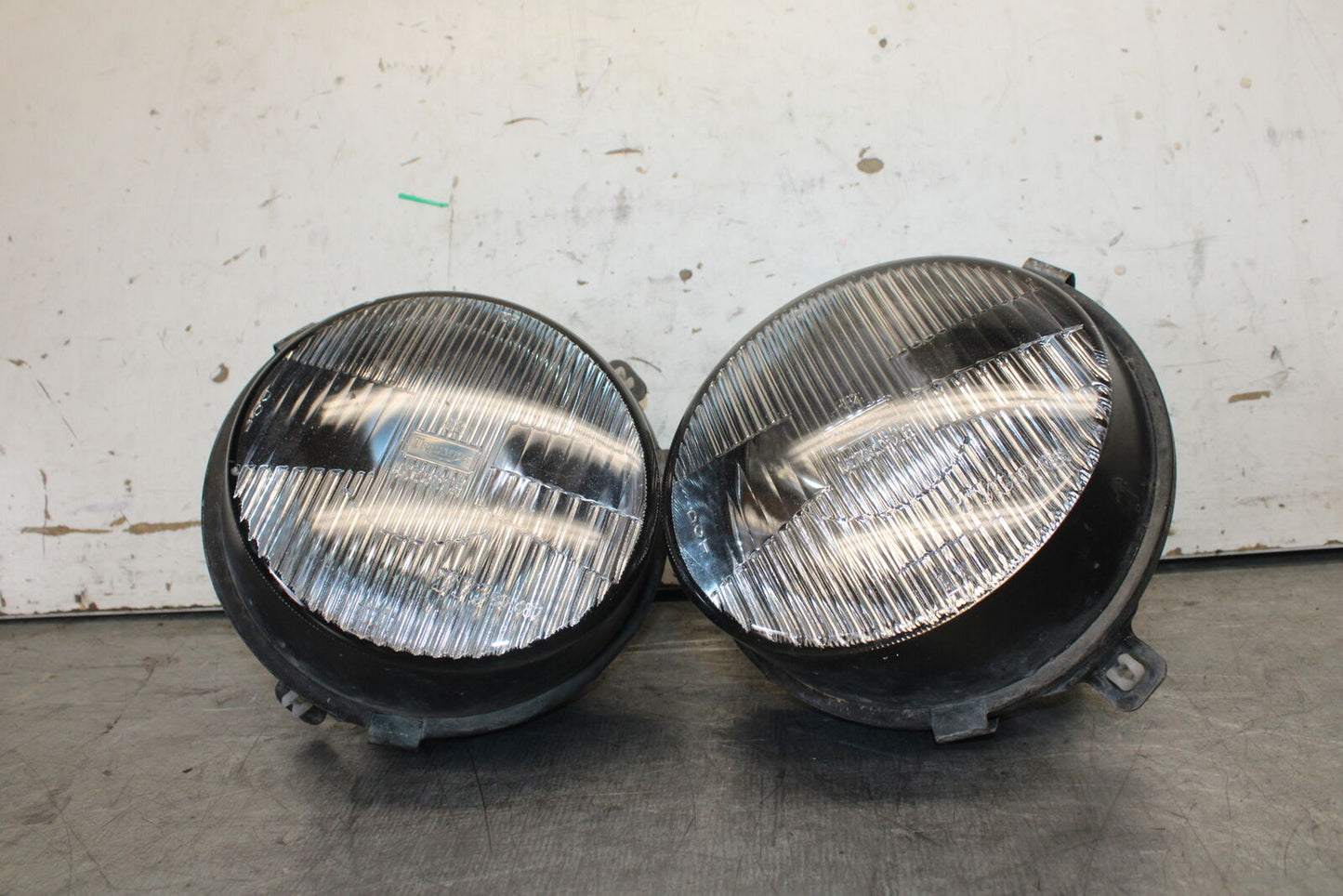 01-06 TRIUMPH TIGER 955I FRONT HEADLIGHT HEAD LIGHT LAMP BB693