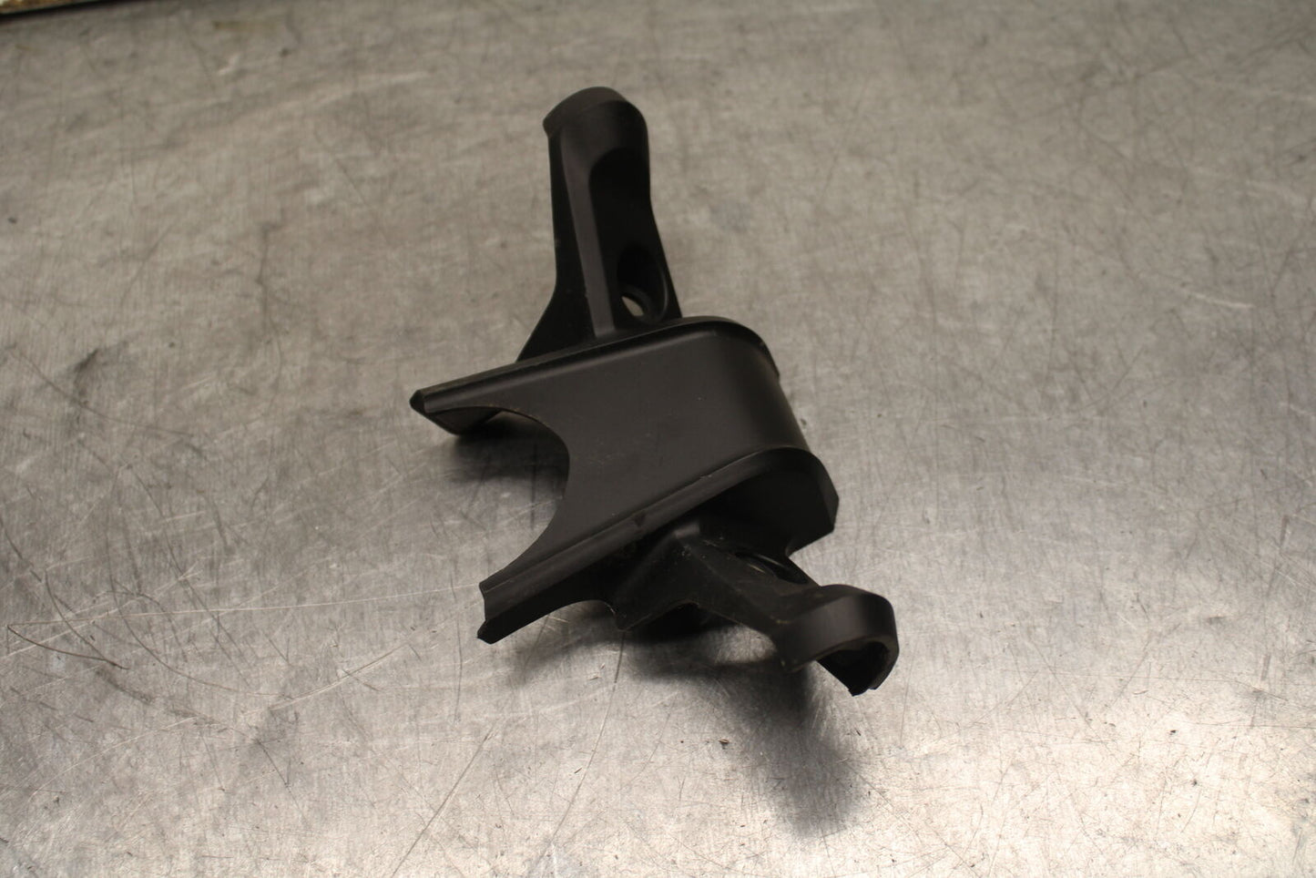 17-24 KTM 390 DUKE UPPER FAIRING GAUGES STAY BRACKET COVER BB734