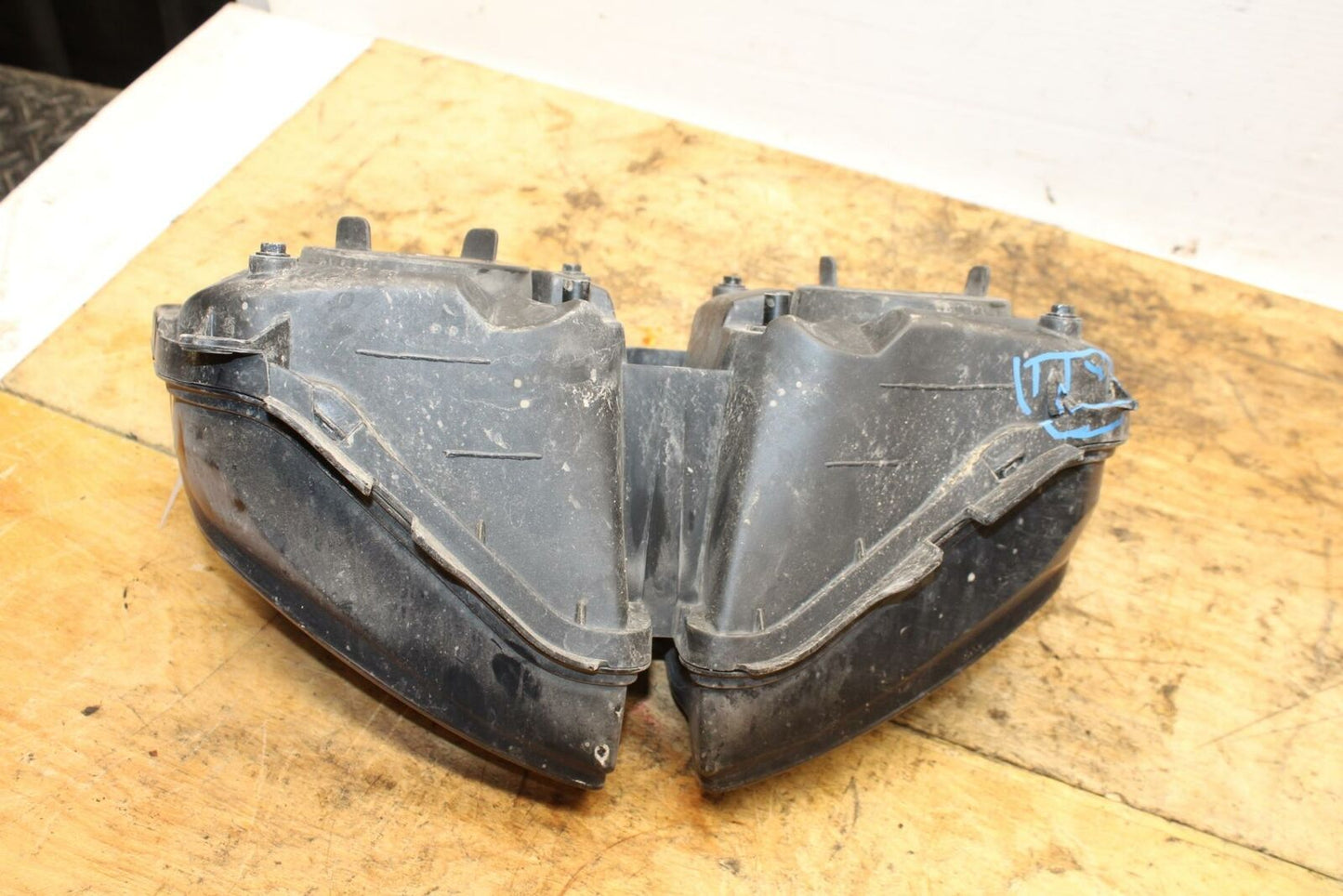 06-15 YAMAHA FZ1 FRONT HEADLIGHT HEAD LIGHT LAMP BB326