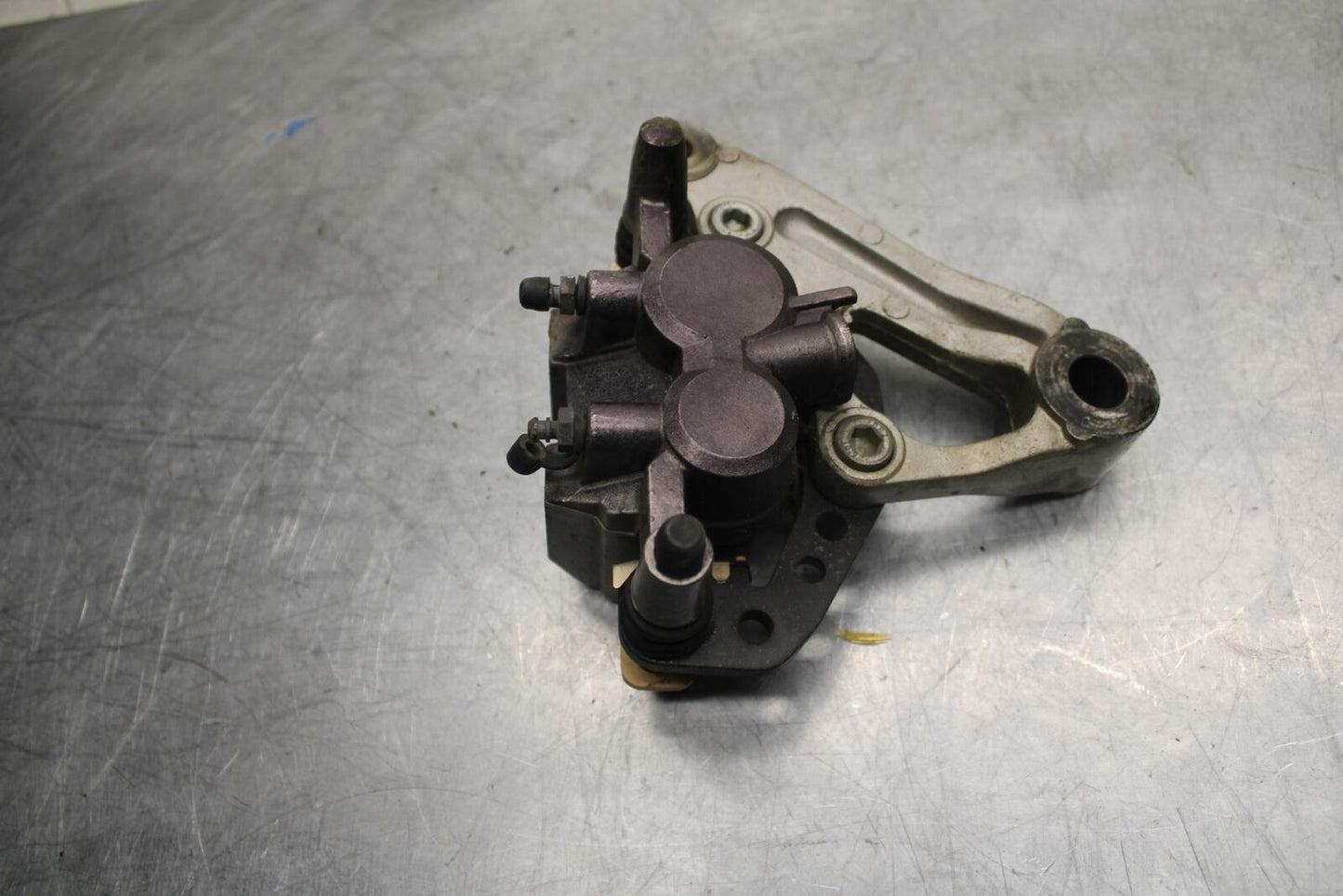 1996 Kawasaki Ninja 600R ZX600C REAR BACK BRAKE CALIPER W MOUNT BRACKET BB35