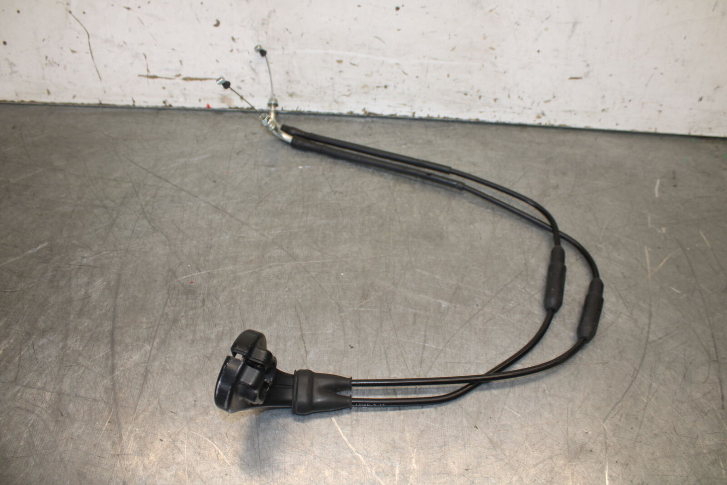 09-11 DUCATI 1198 DOMINO THROTTLE CABLE LINE HOUSING GUIDE BB705