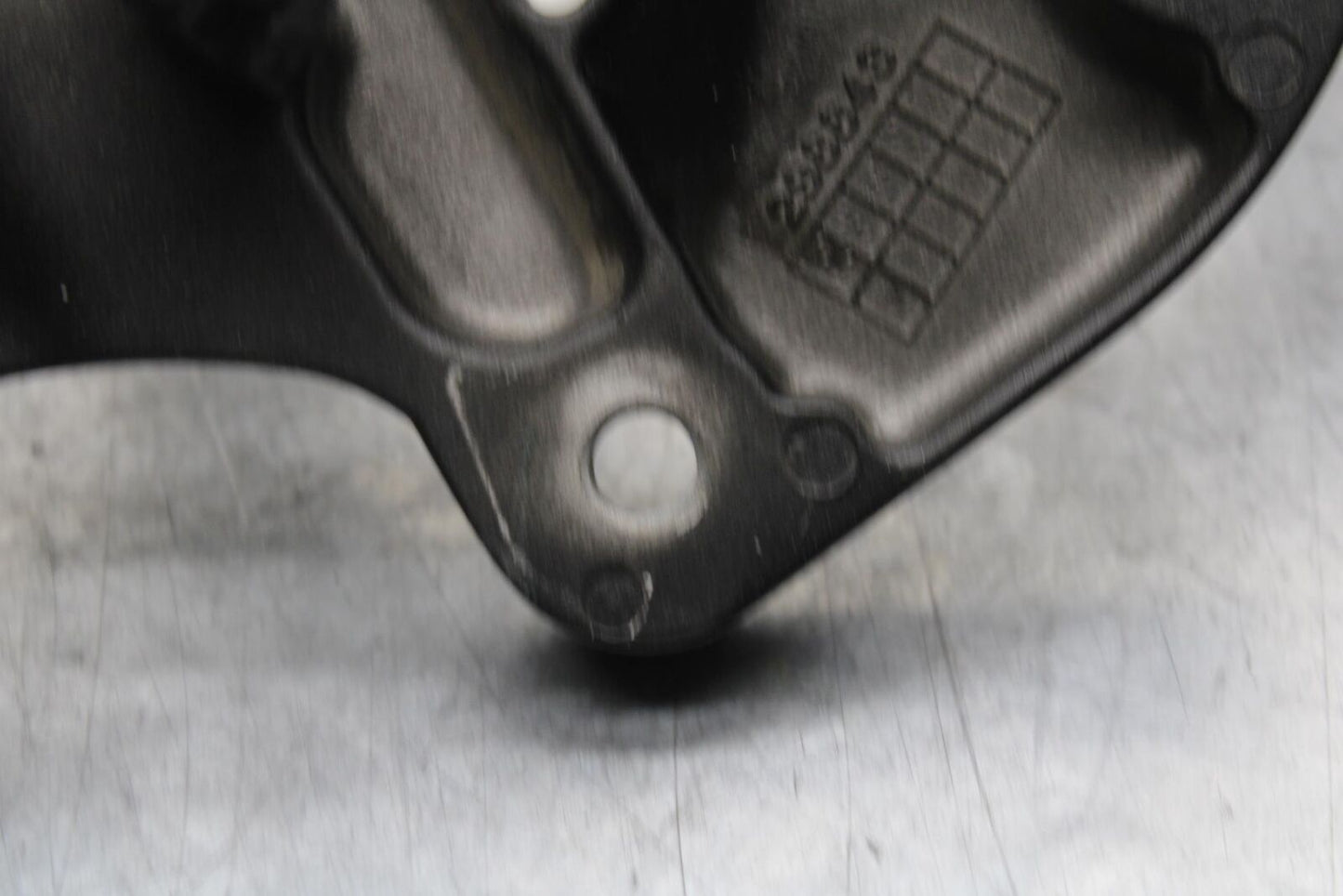 20 SUZUKI GSXR 1000 RIGHT REARSET REAR SET DRIVER FOOT PEG REST STOP BB597