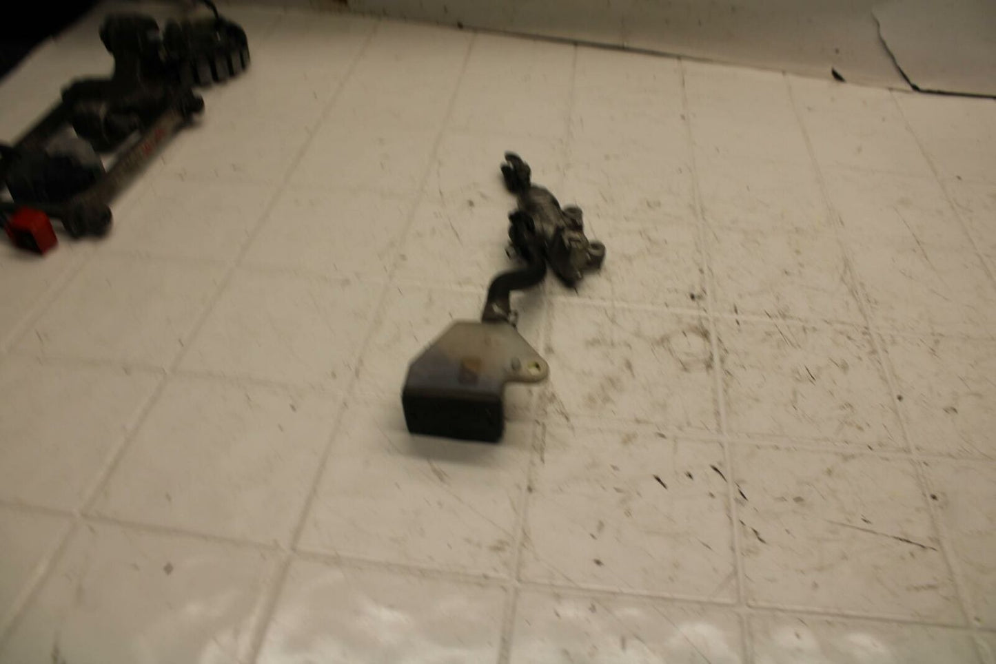 04-05 SUZUKI GSXR750 REAR BACK BRAKE MASTER CYLINDER W RESERVOIR BB11
