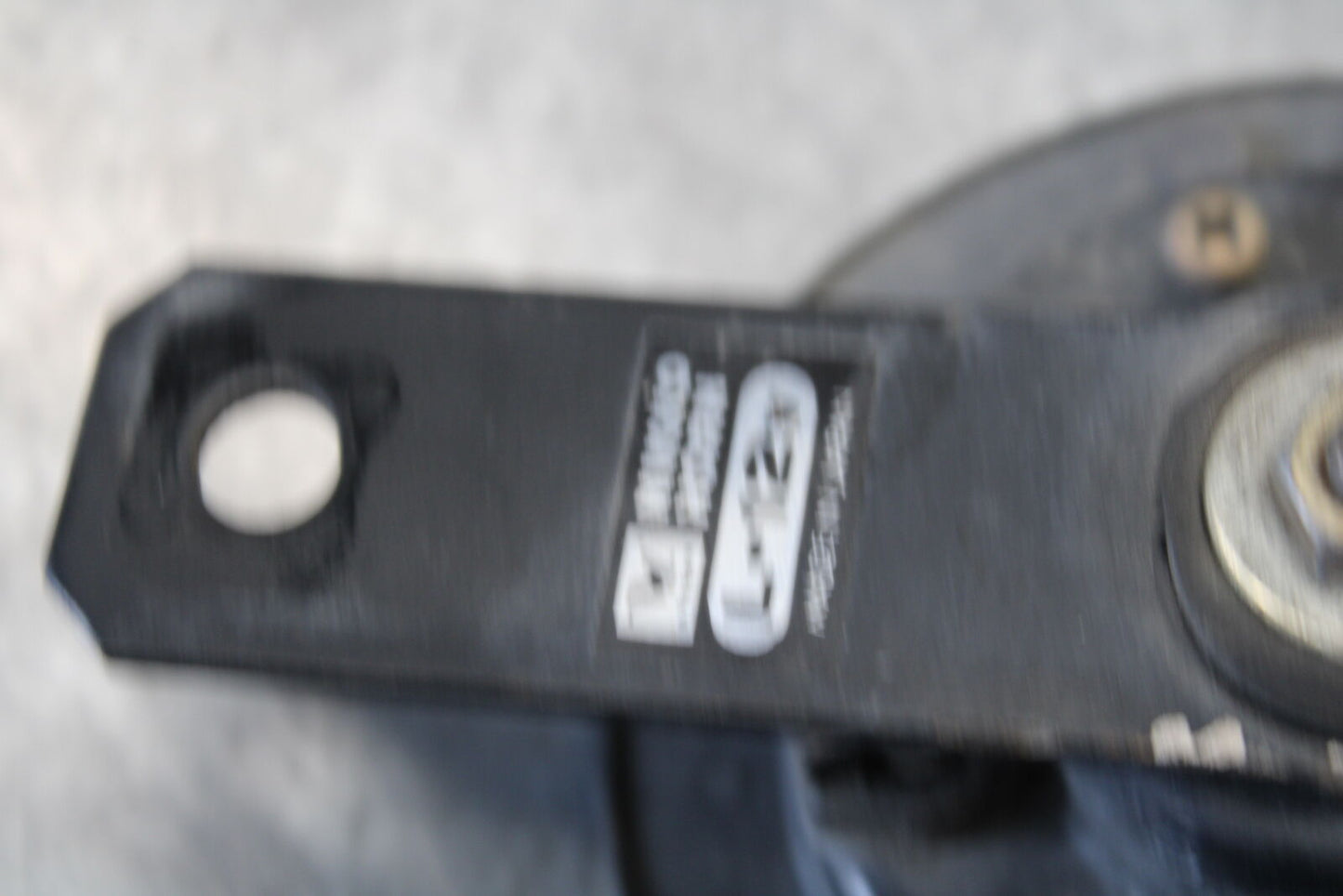 01-06 TRIUMPH TIGER 955I HORN SIGNAL BB693