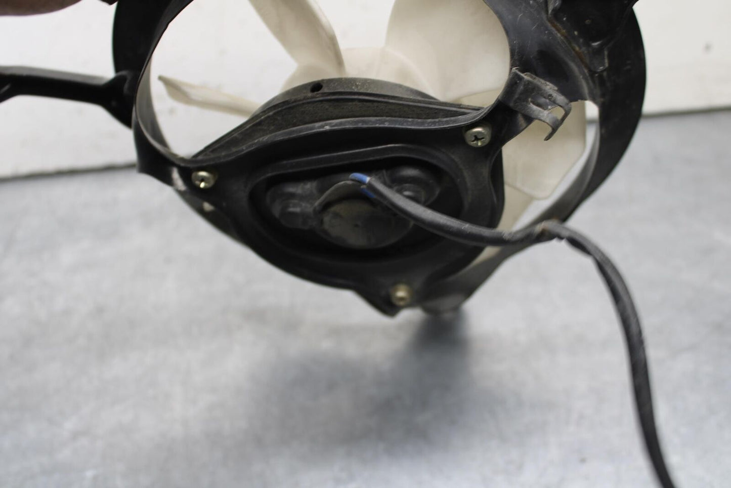 93-07 YAMAHA VMAX 1200 ENGINE RADIATOR COOLING FAN BB634