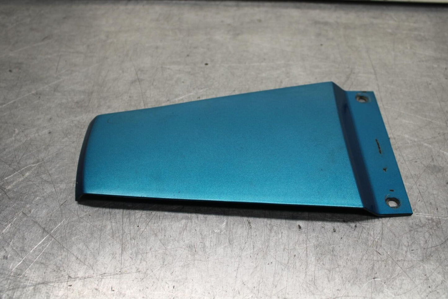 1995 Suzuki RF600R CENTER REAR BACK TAIL FAIRING COVER TRIM COWL BB615