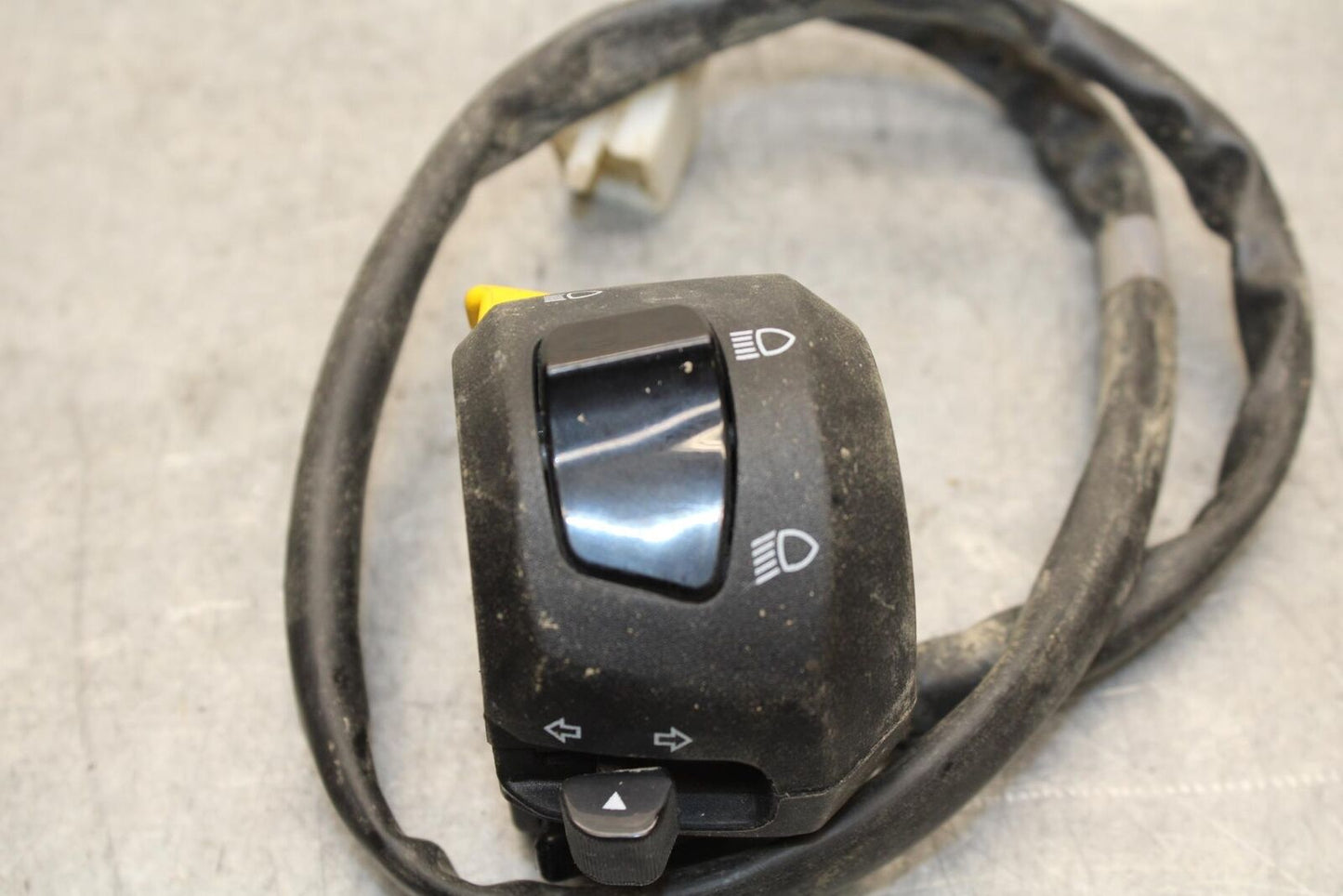 16-17 MOTO GUZZI V7 II LEFT CLIP ON HANDLE HORN SIGNALS SWITCH SWITCHES BB57