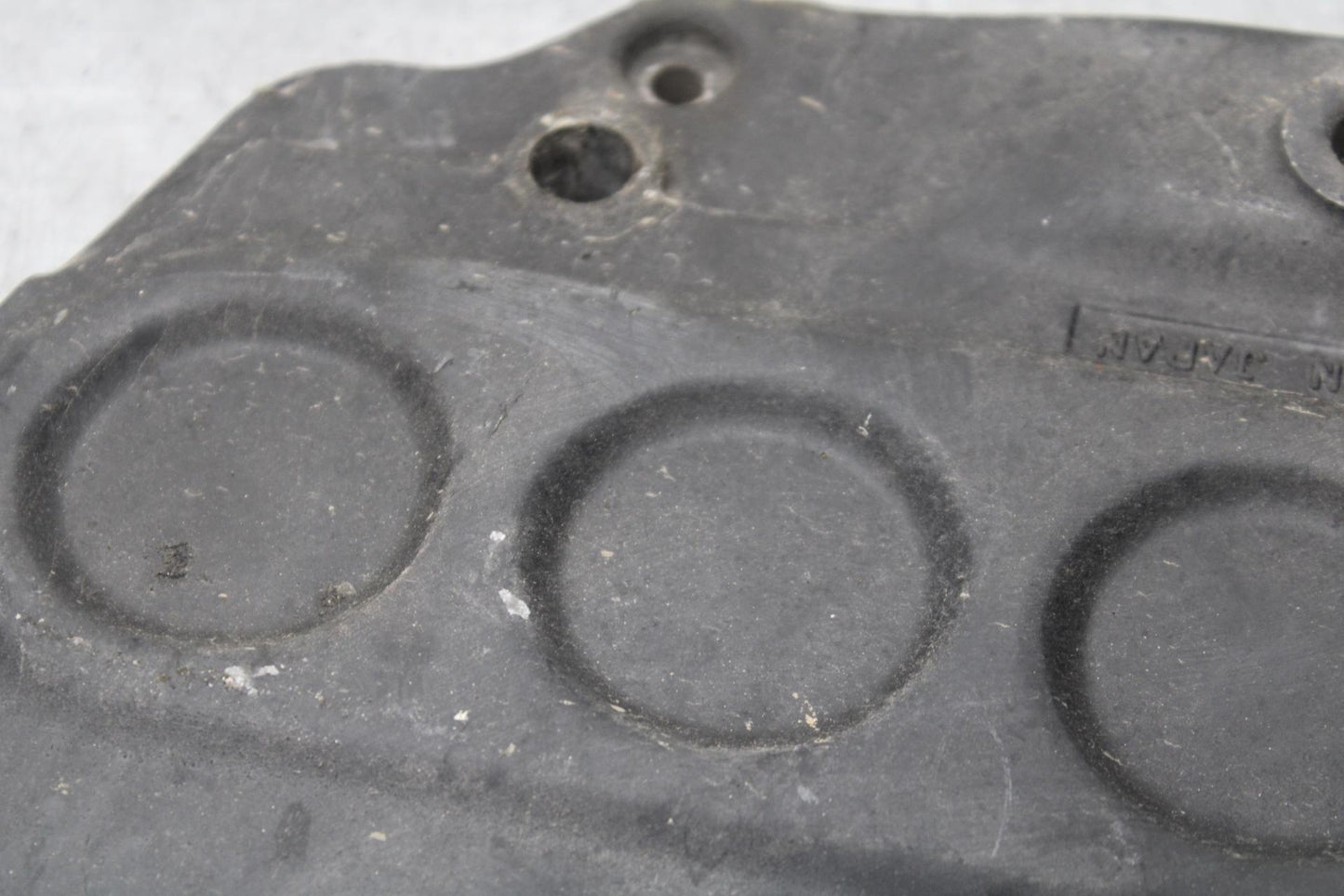 1988 Yamaha FZ600 ENGINE SPROCKET COVER BB601