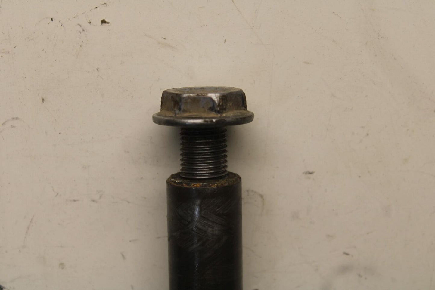 02-03 YAMAHA YZF R1 5PW FRONT WHEEL RIM AXLE PIVOT BOLT 2C0-25181-00-00 BB636